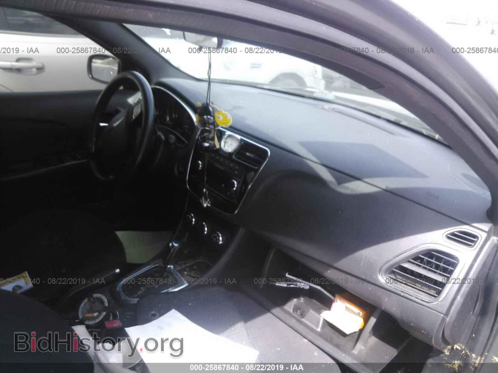 2012 CHRYSLER 200 - VIN: 1C3CCBAB8CN217324 - Фото 5