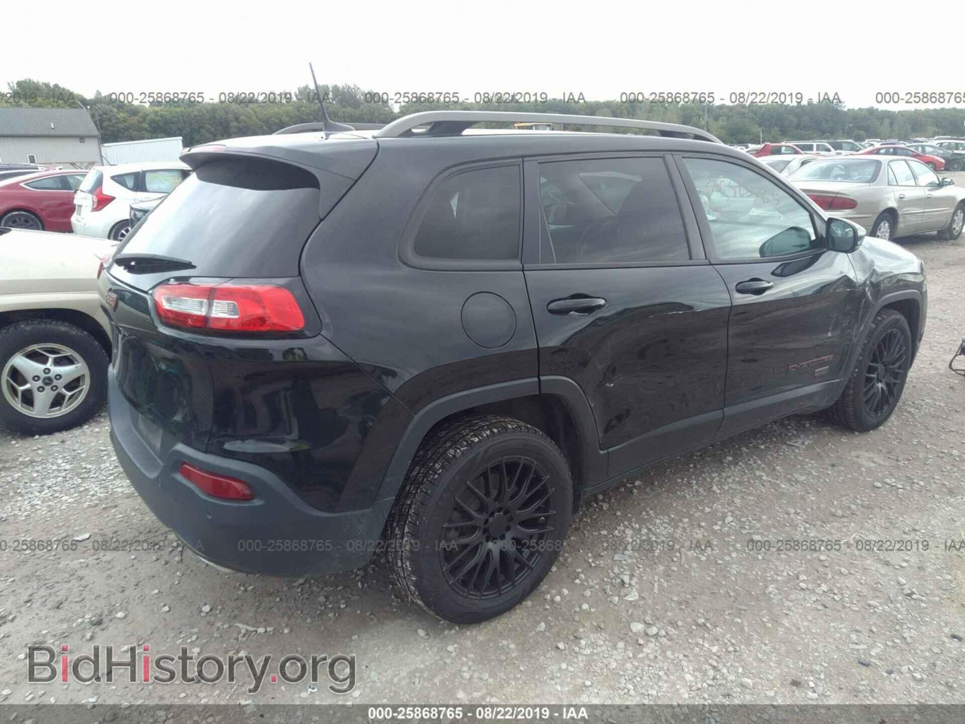 2016 Jeep CHEROKEE (VIN 1C4PJLCS1GW258206) — фото 4 из 10