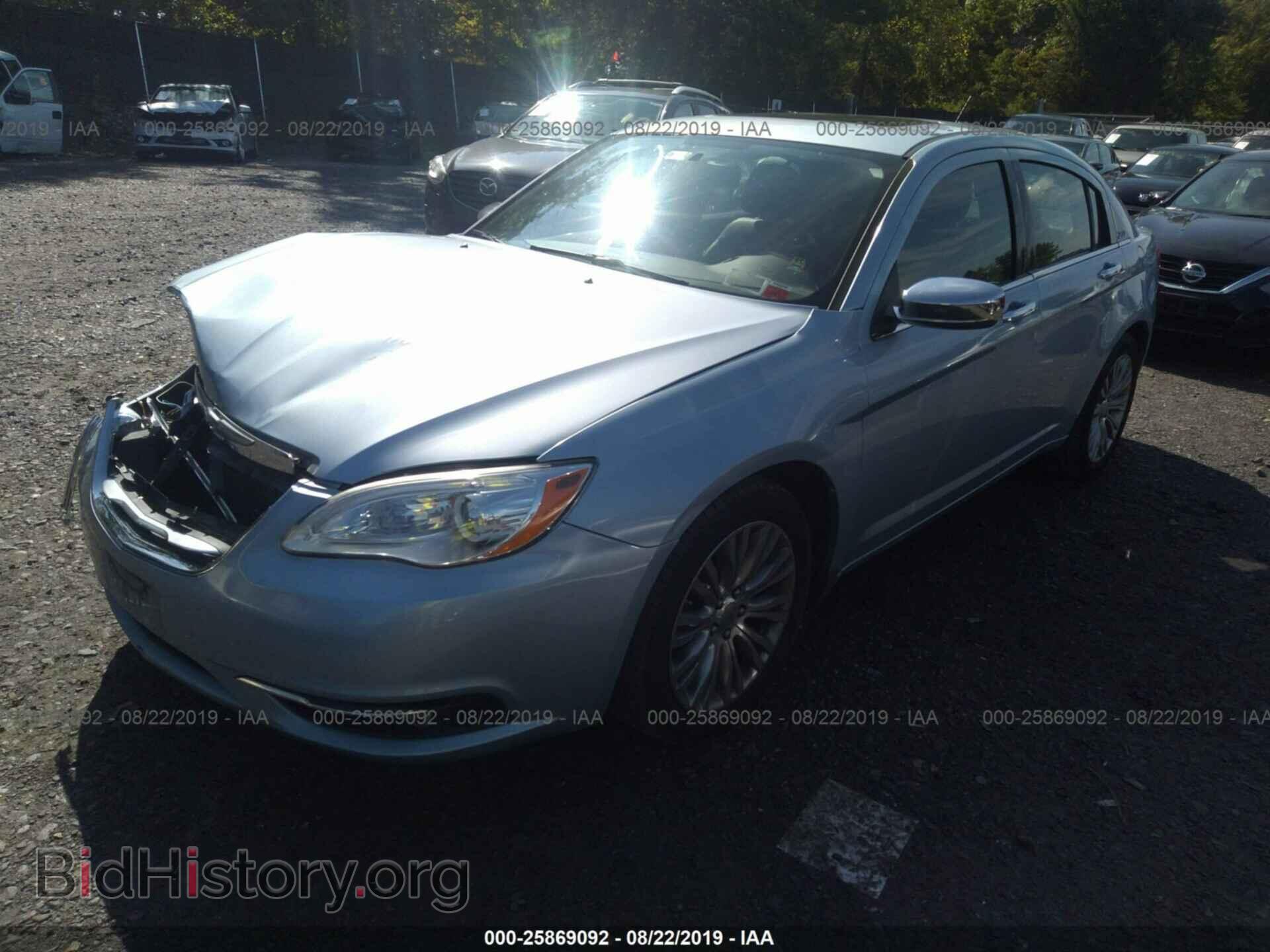 2013 CHRYSLER 200 - VIN: 1C3CCBCG8DN629382 - Фото 2