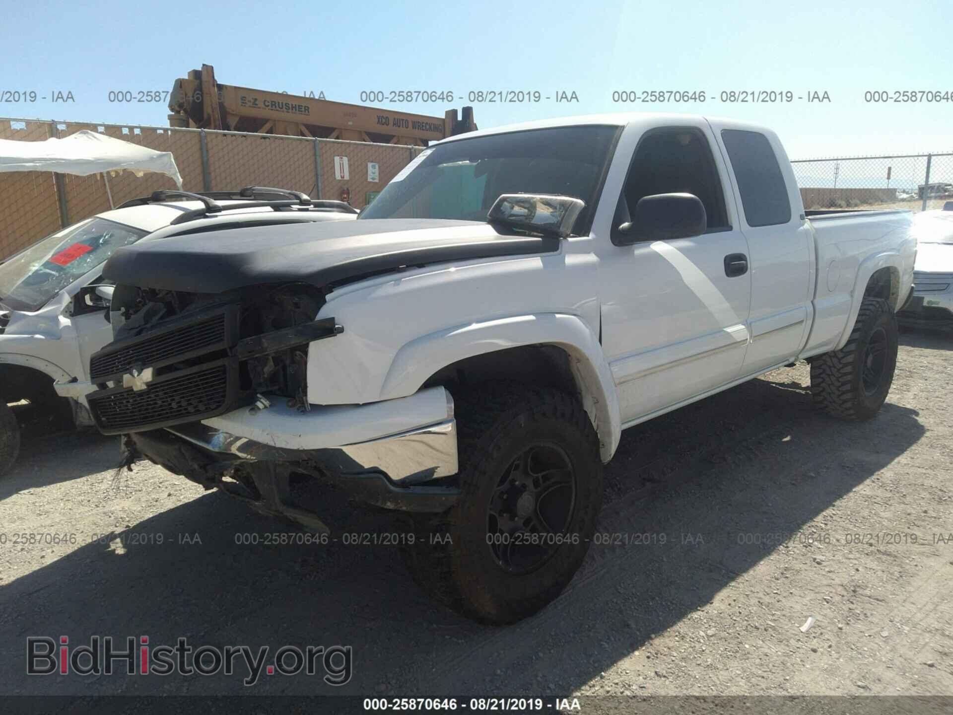 2006 CHEVROLET SILVERADO - VIN: 2GCEC19T561111110 - Фото 2