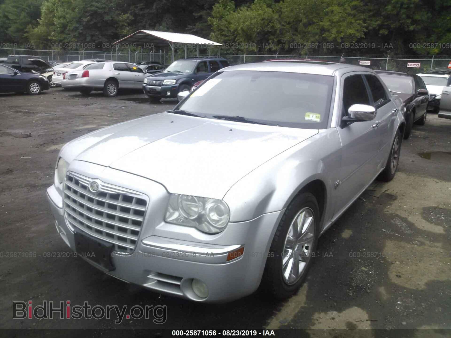 2007 CHRYSLER 300C - VIN: 2C3KA63H97H841013 - Фото 2