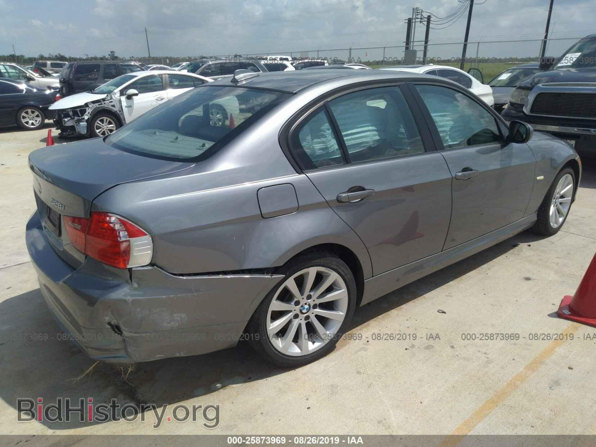 2011 BMW 328 - VIN: WBAPH7G58BNN05997 - Фото 4