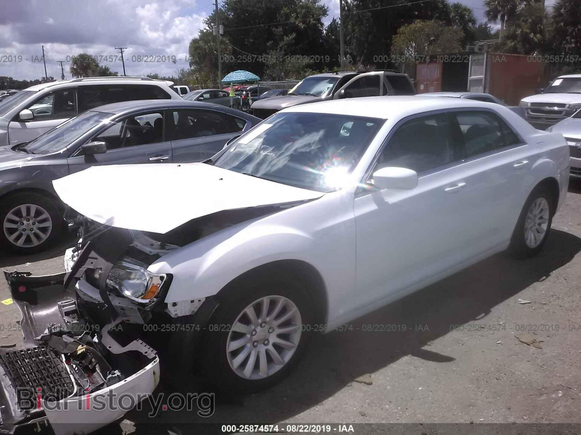 2014 CHRYSLER 300 - VIN: 2C3CCAAG5EH288658 - Фото 2