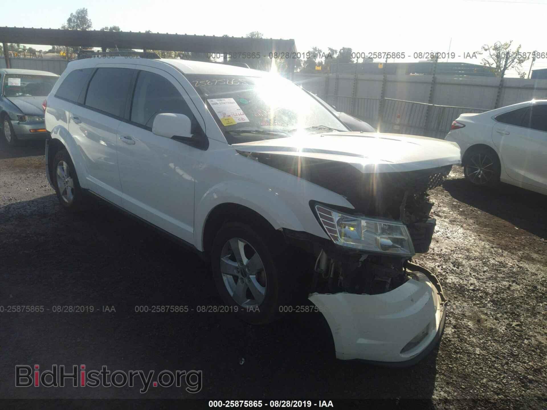 Фотография 3D4PG1FGXBT524916 - DODGE JOURNEY 2011