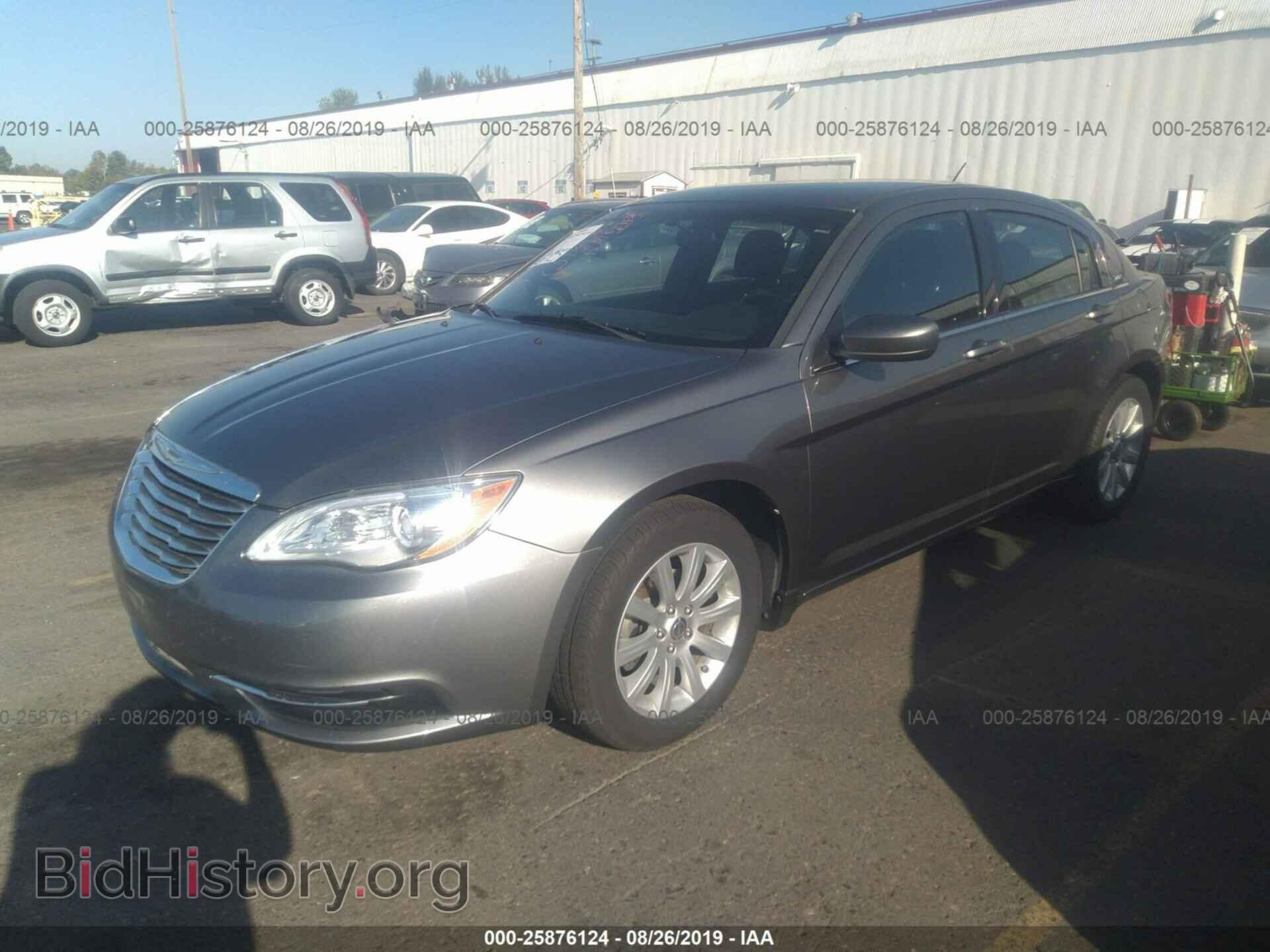 2013 CHRYSLER 200 - VIN: 1C3CCBBB5DN695717 - Photo 2