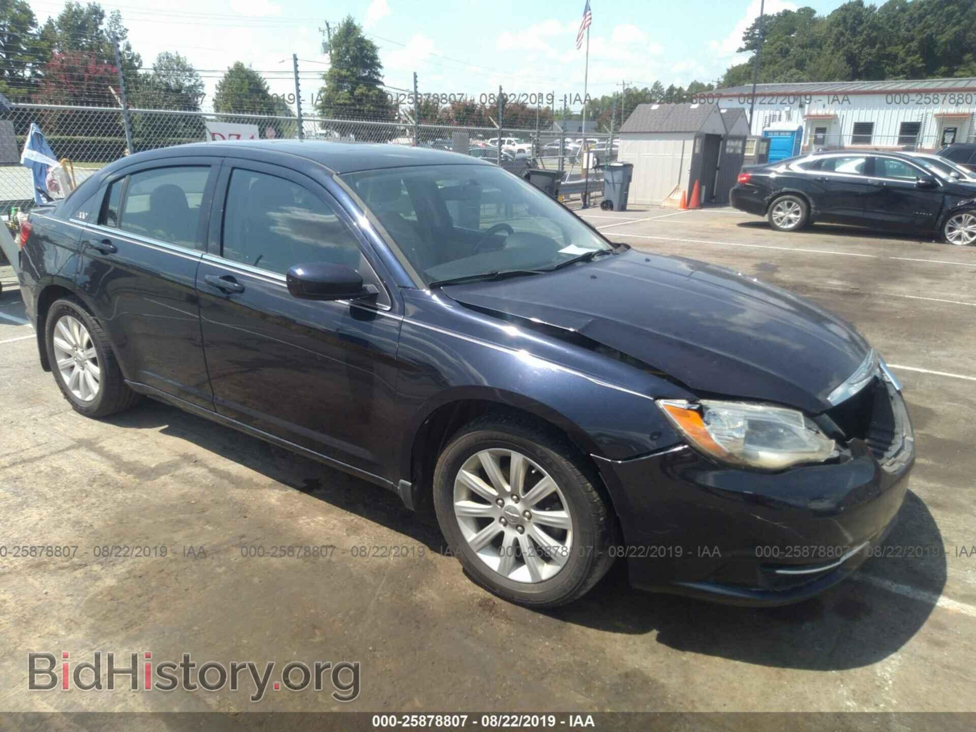 Photo 1C3BC1FB8BN568988 - CHRYSLER 200 2011