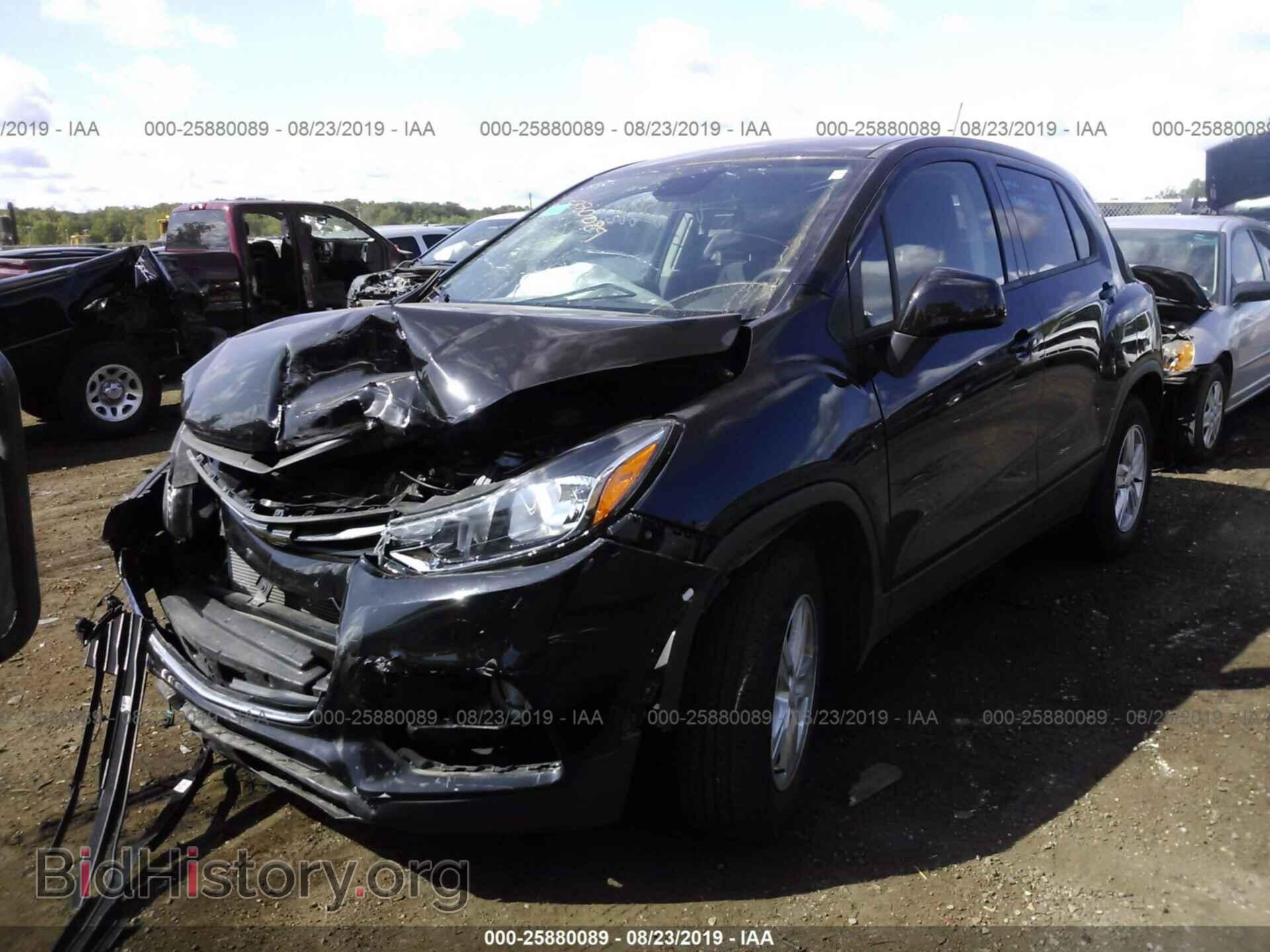 2019 CHEVROLET TRAX - VIN: 3GNCJNSB0KL289870 - Фото 2