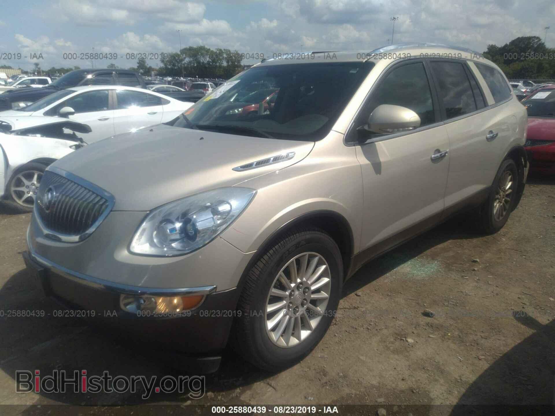 2011 BUICK ENCLAVE - VIN: 5GAKVBED0BJ364564 - Фото 2