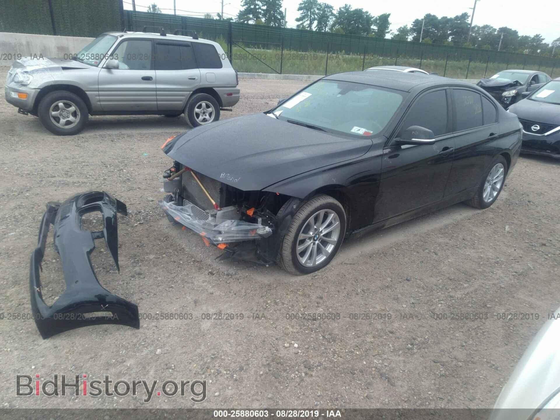2016 BMW 320 - VIN: WBA8E5G51GNT40285 - Photo 2