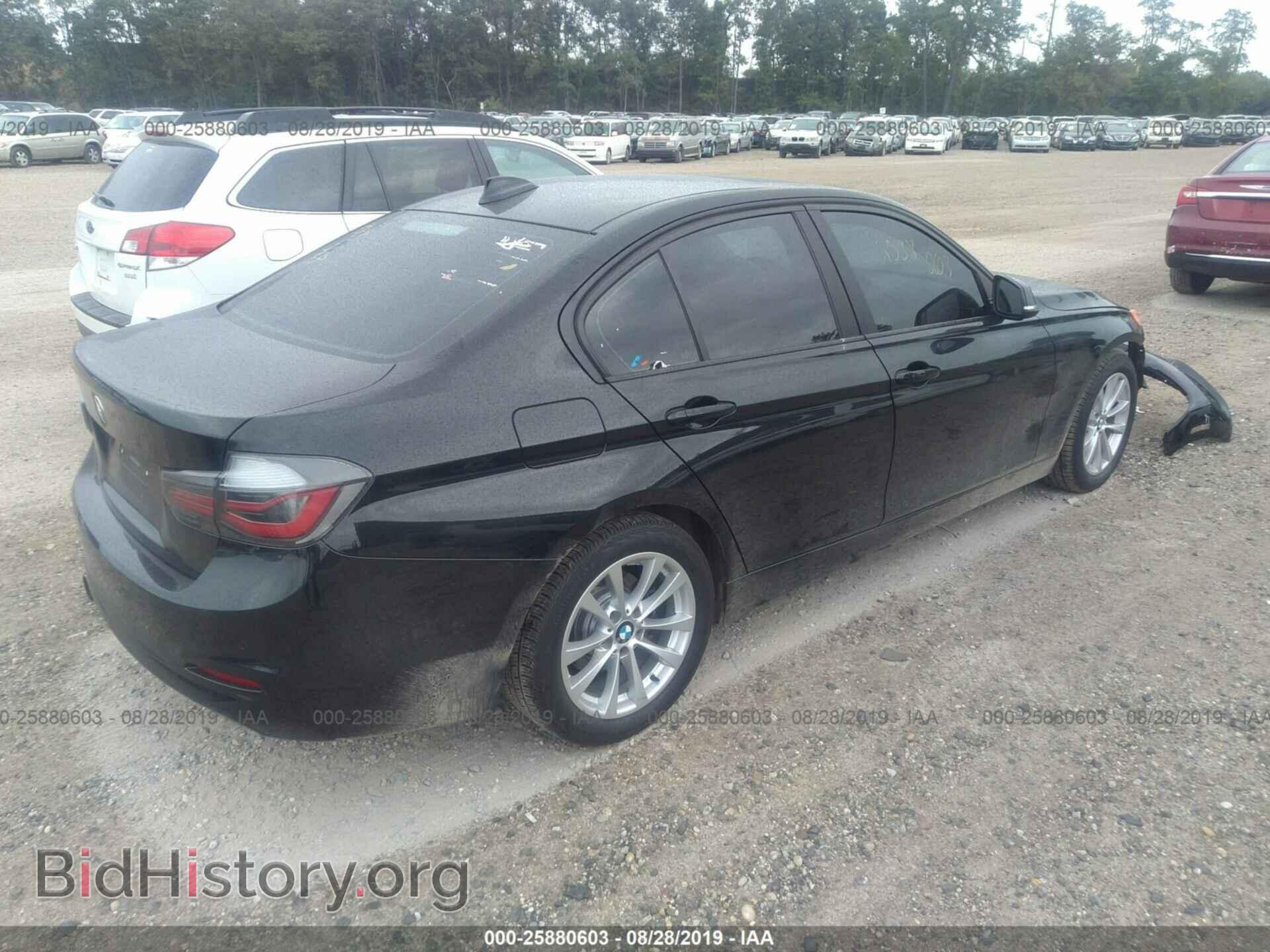 2016 BMW 320 - VIN: WBA8E5G51GNT40285 - Photo 4