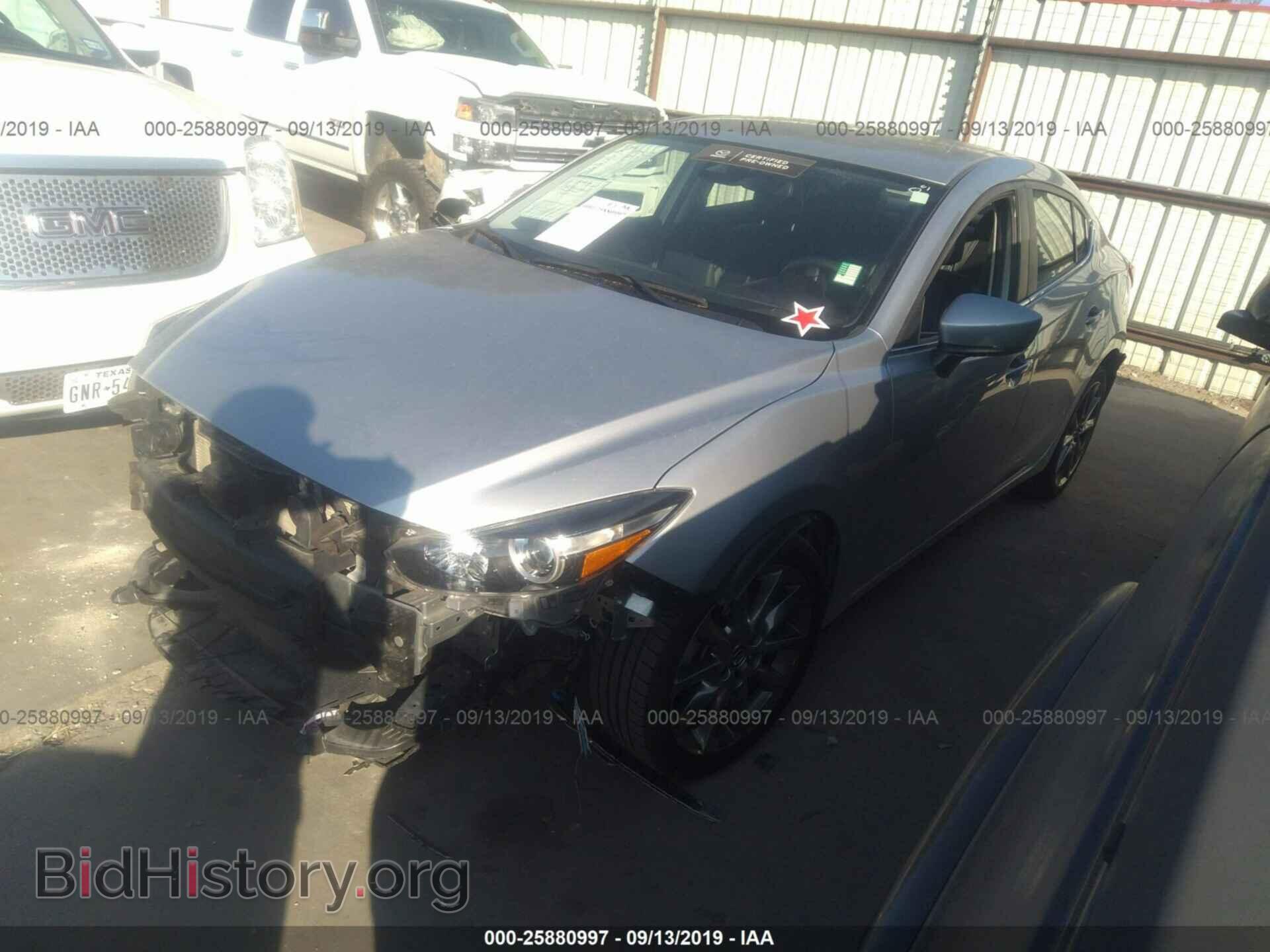 2018 MAZDA 3 - VIN: 3MZBN1V37JM200503 - Фото 2