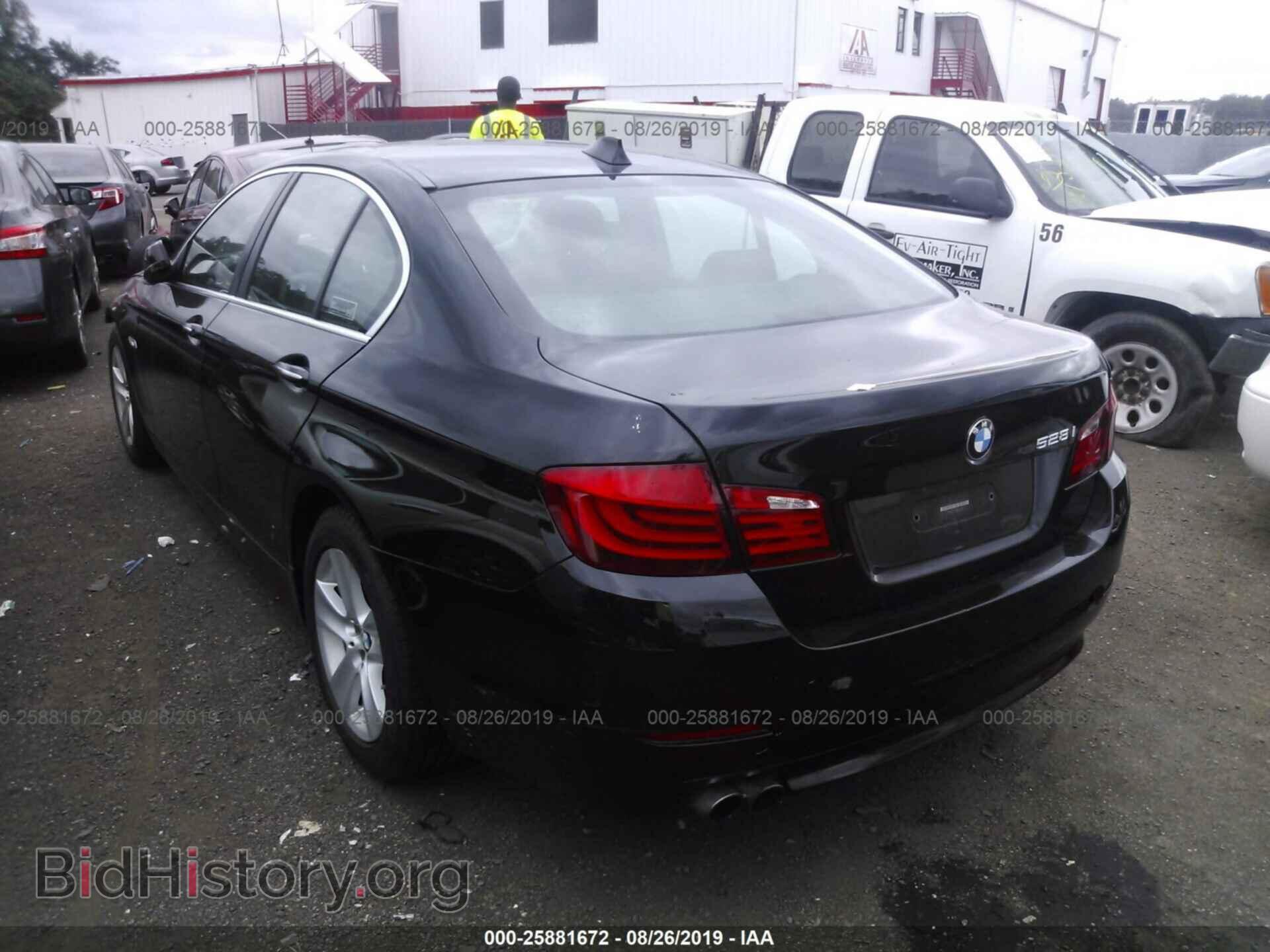 2011 BMW 528 - VIN: WBAFR1C57BC739037 - Фото 3