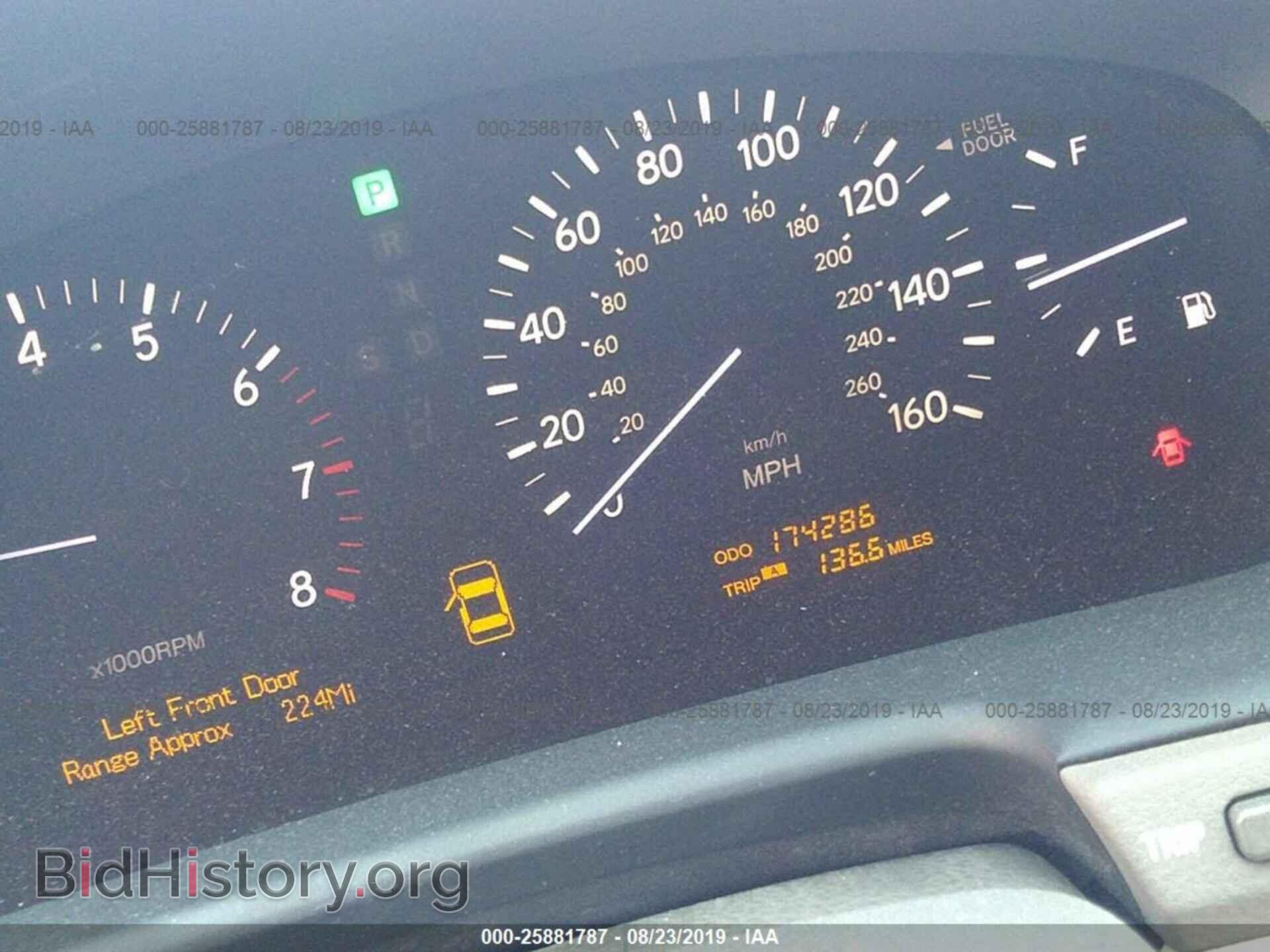 2004 LEXUS LS - VIN: JTHBN36FX40155117 - Photo 7