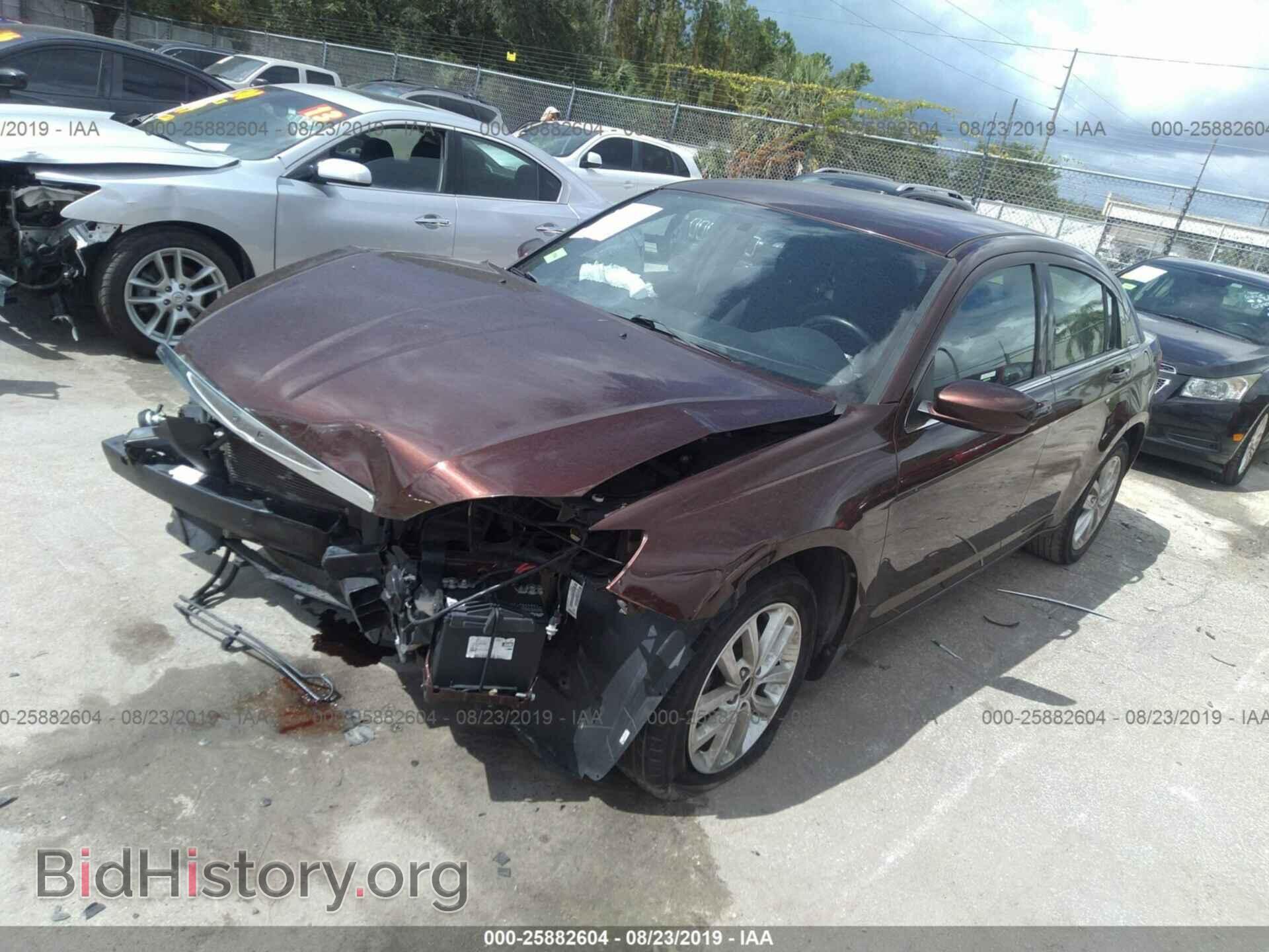 2013 CHRYSLER 200 - VIN: 1C3CCBBBXDN672952 - Фото 2