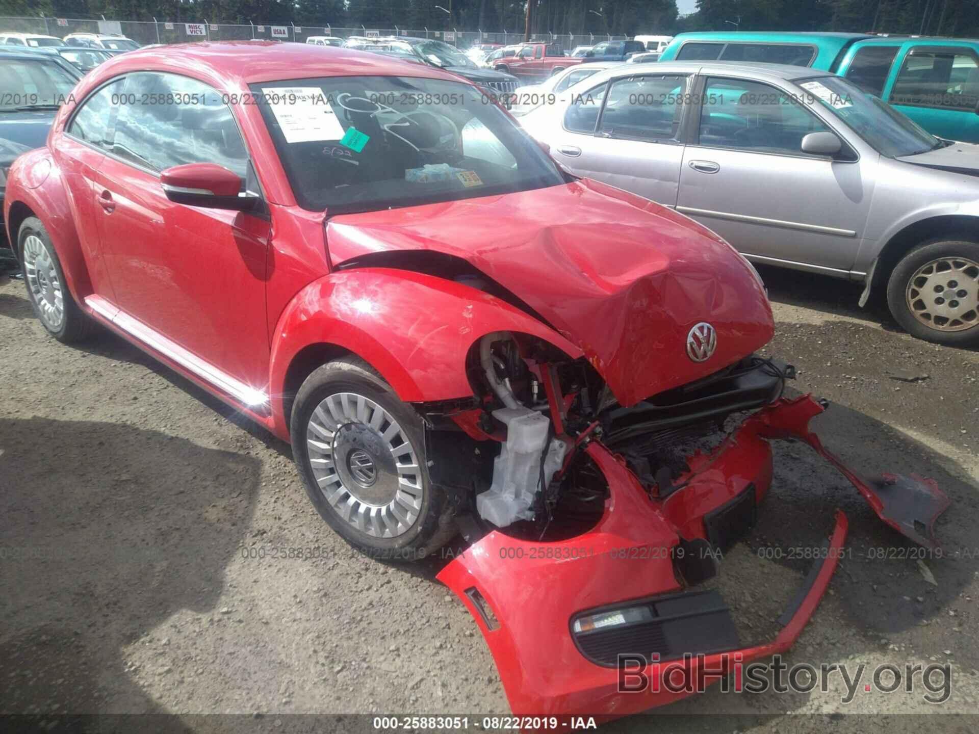 Photo 3VWJ17AT7FM639823 - VOLKSWAGEN BEETLE 2015