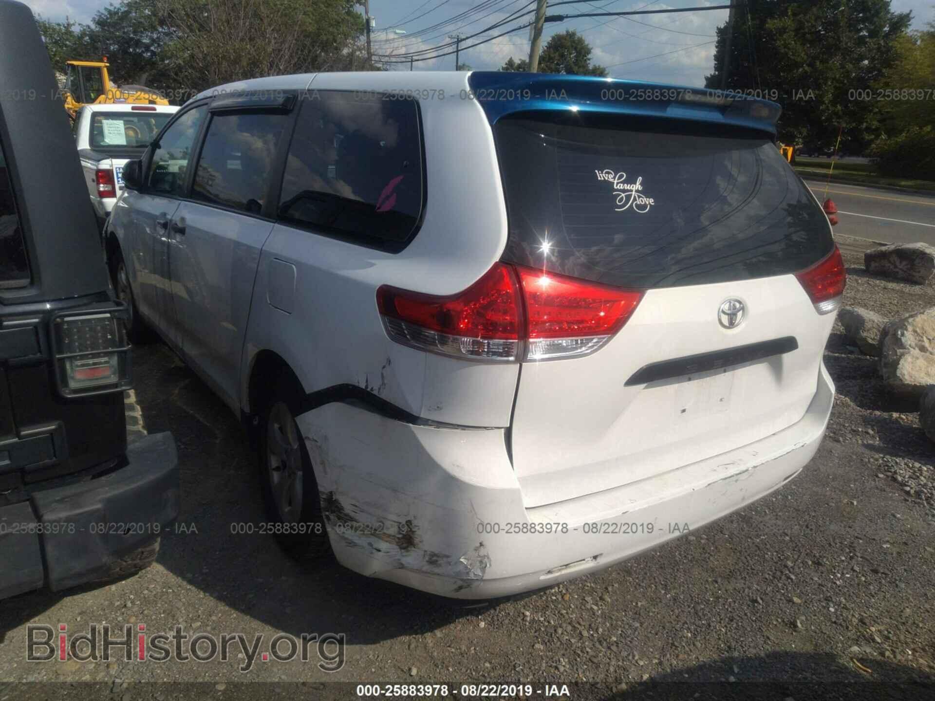2011 TOYOTA SIENNA - VIN: 5TDKA3DC5BS009305 - Фото 3