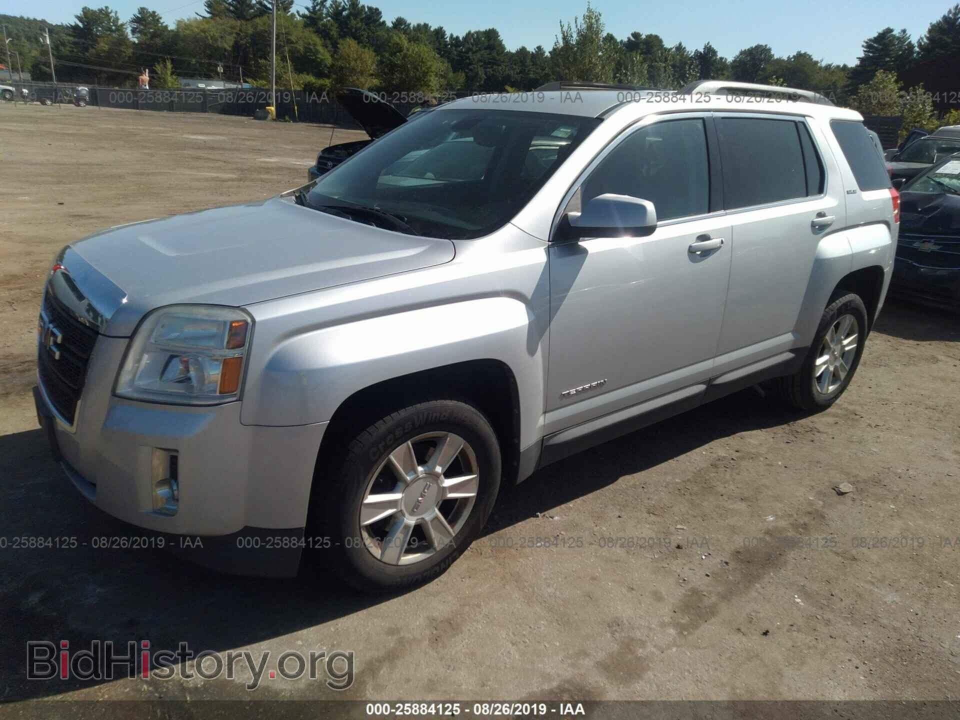 2010 GMC TERRAIN - VIN: 2CTFLEEW0A6225057 - Photo 2