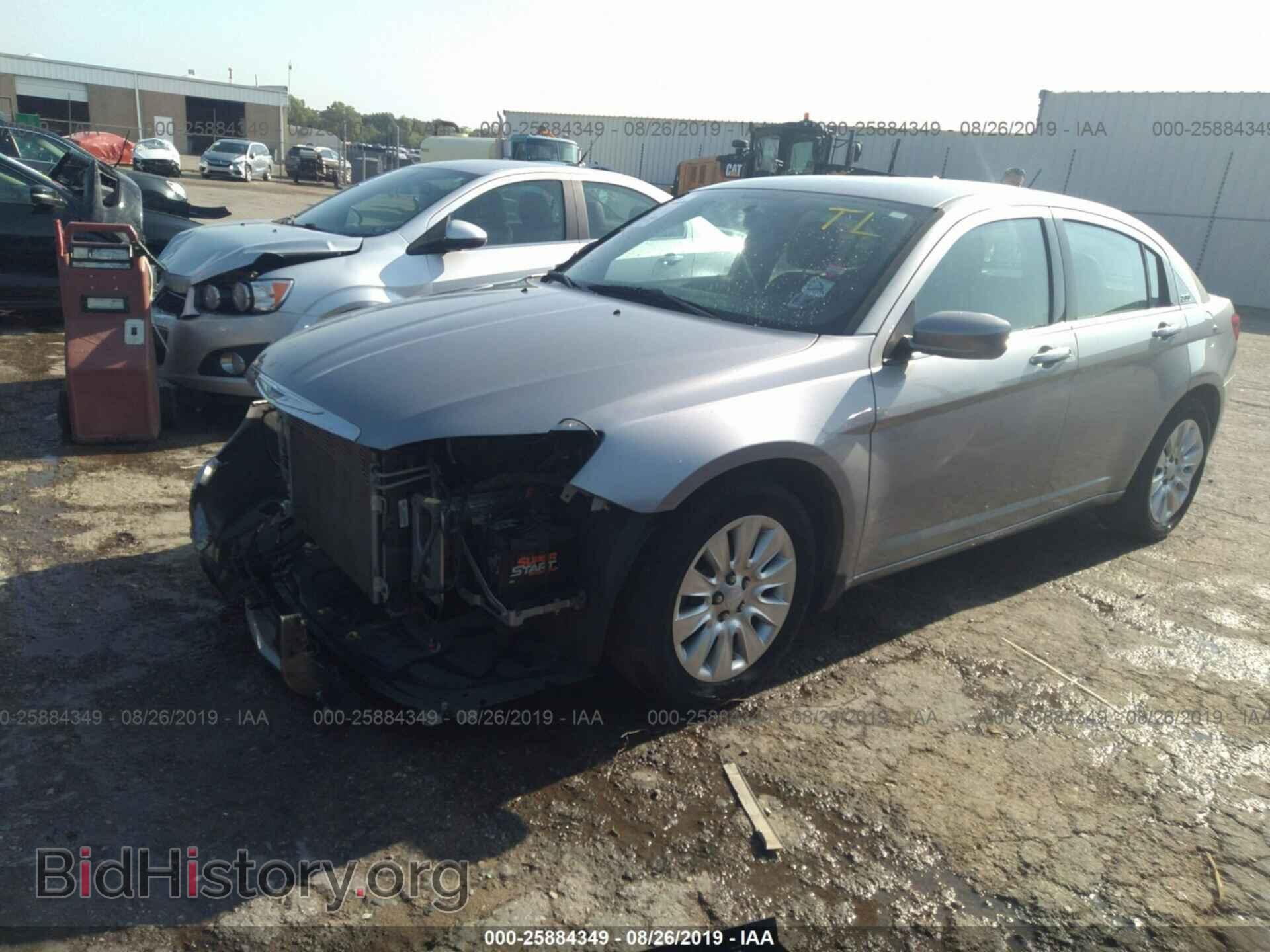 2013 CHRYSLER 200 - VIN: 1C3CCBAB1DN622524 - Фото 2