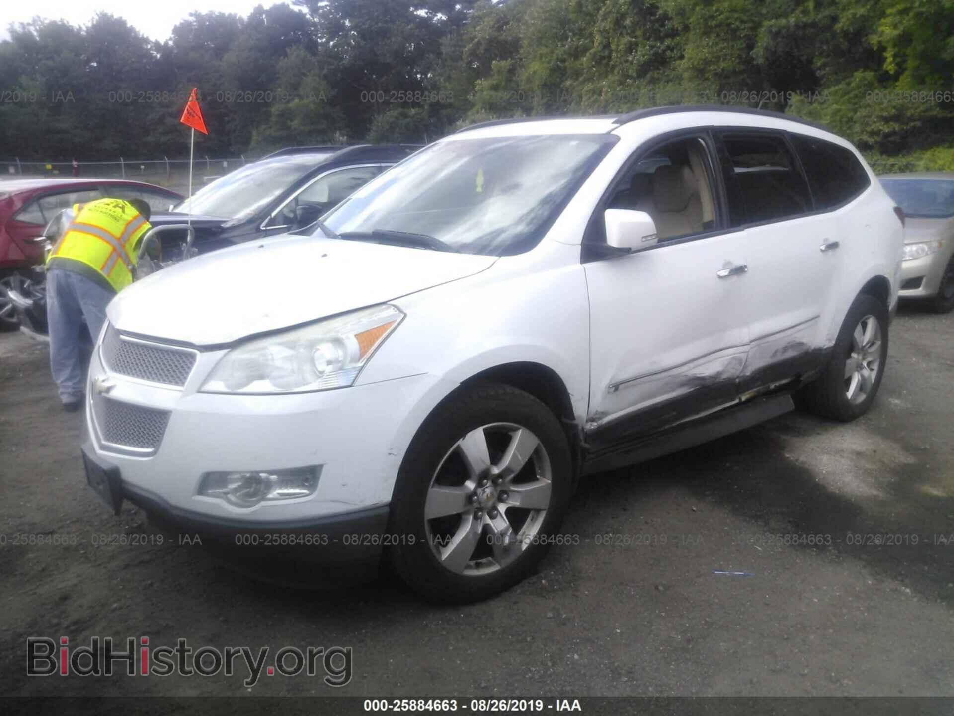 2009 CHEVROLET TRAVERSE - VIN: 1GNEV33D29S107146 - Фото 2