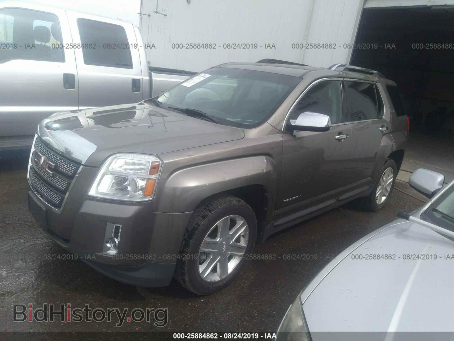 2011 GMC Terrain - VIN: 2CTFLXE53B6443675 - Photo 2