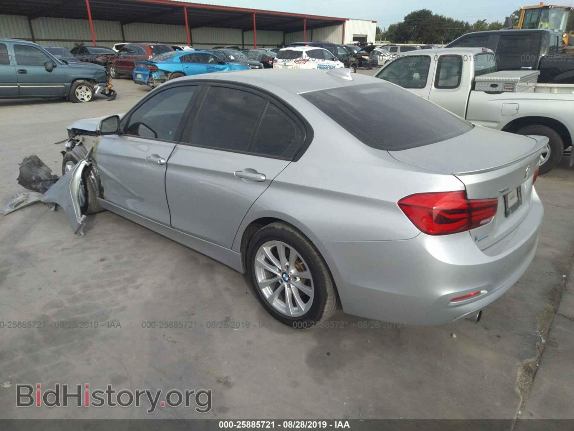 2016 BMW 320 - VIN: WBA8E5G55GNT94706 - Фото 3