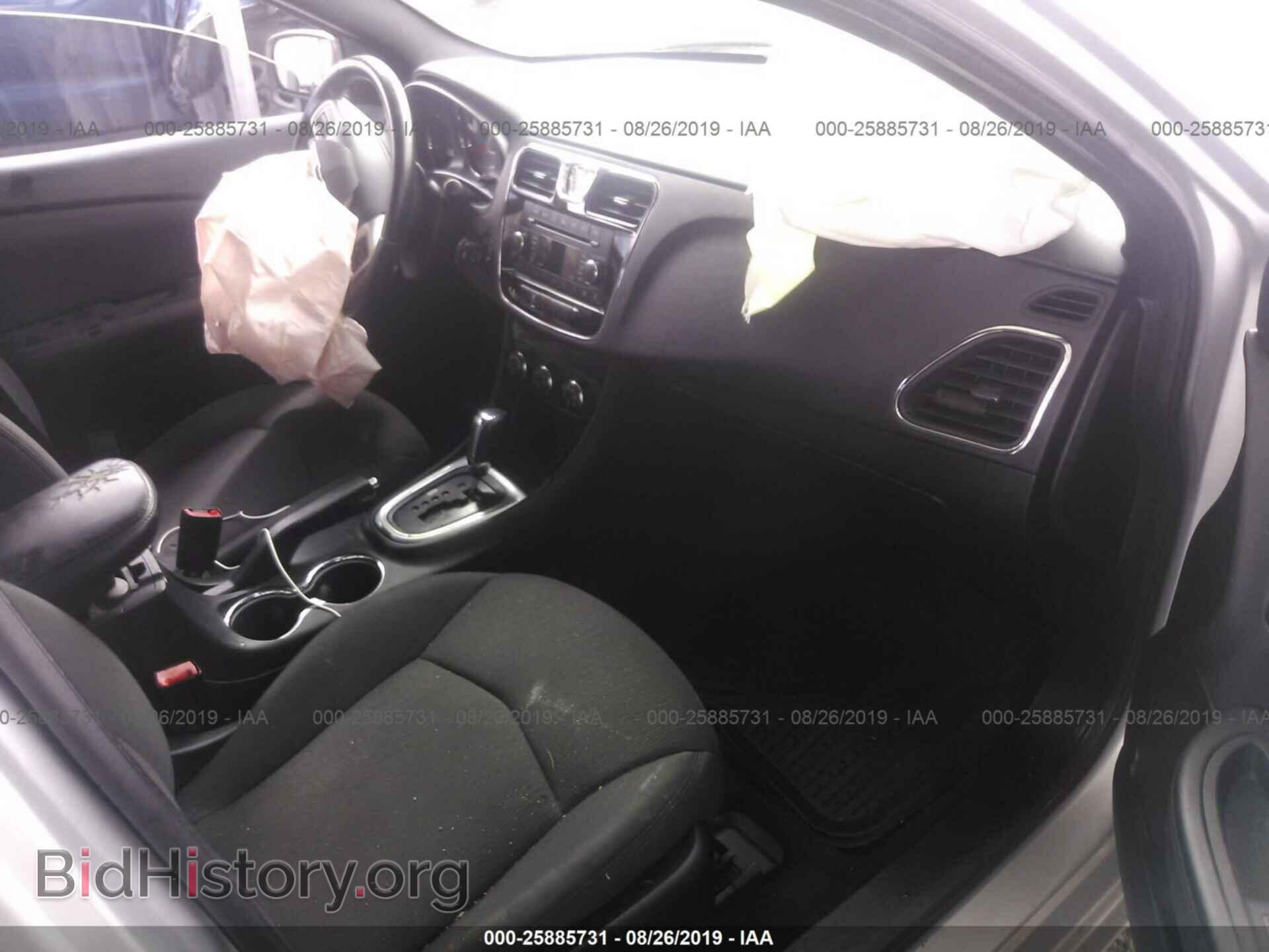 2011 CHRYSLER 200 - VIN: 1C3BC1FBXBN591124 - Photo 5