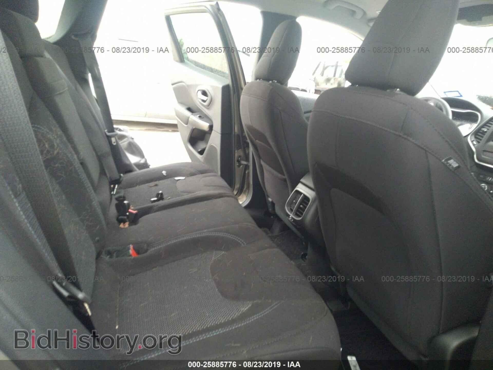 2019 JEEP CHEROKEE - VIN: 1C4PJLCB7KD325170 - Фото 8