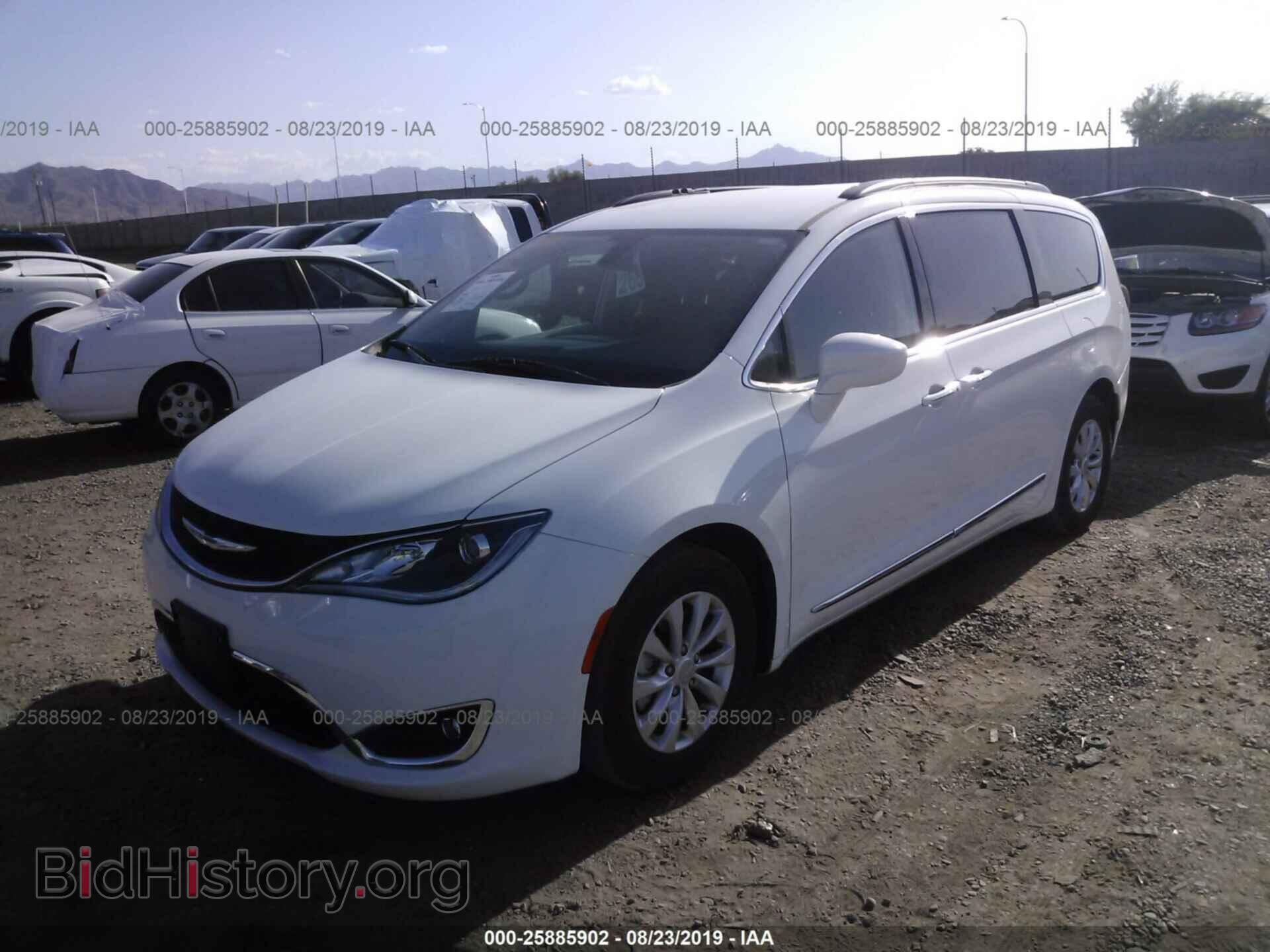 2017 CHRYSLER PACIFICA - VIN: 2C4RC1BG5HR815911 - Photo 2