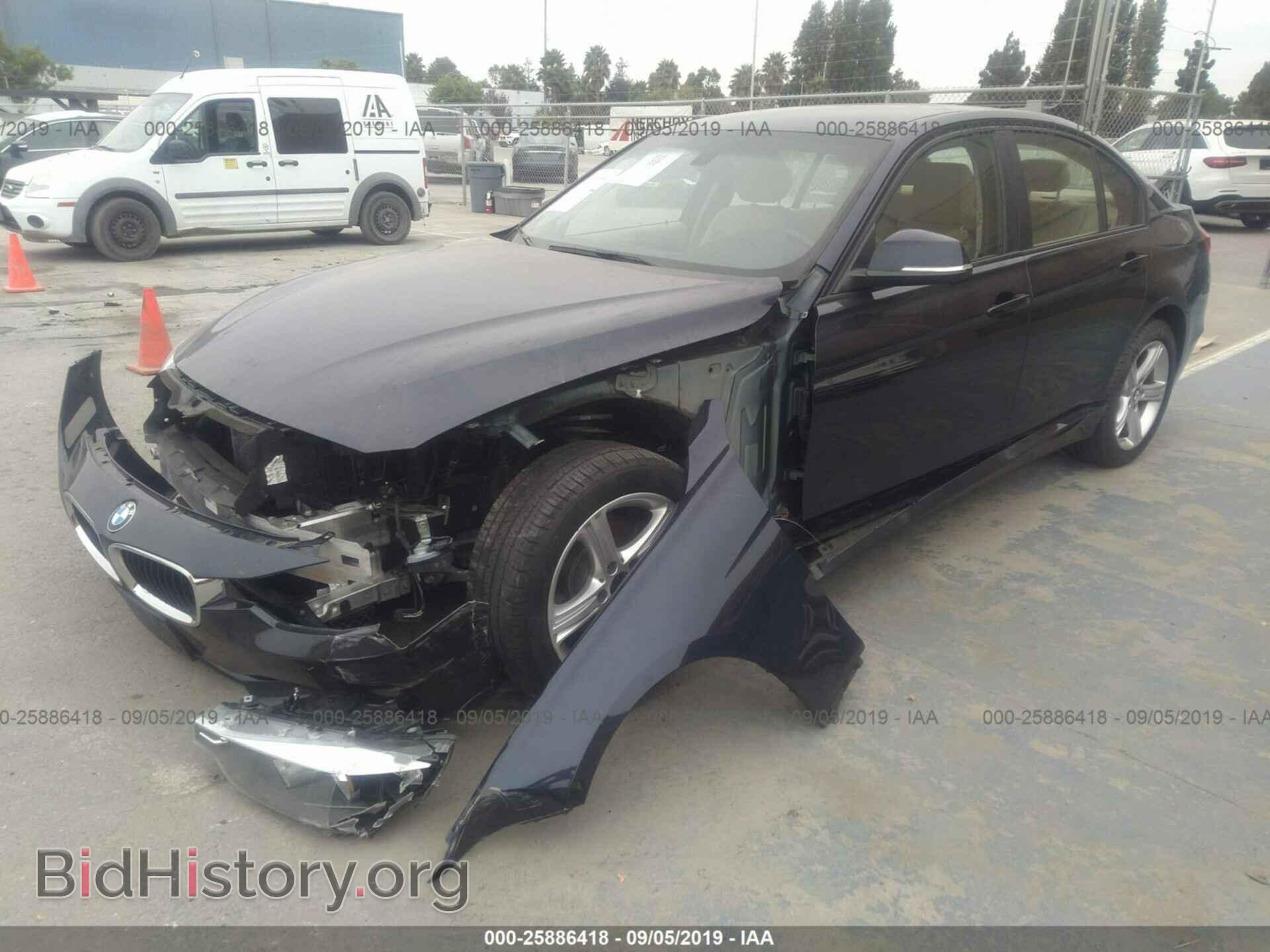 2014 BMW 328 - VIN: WBA3A5C57EP600816 - Фото 2