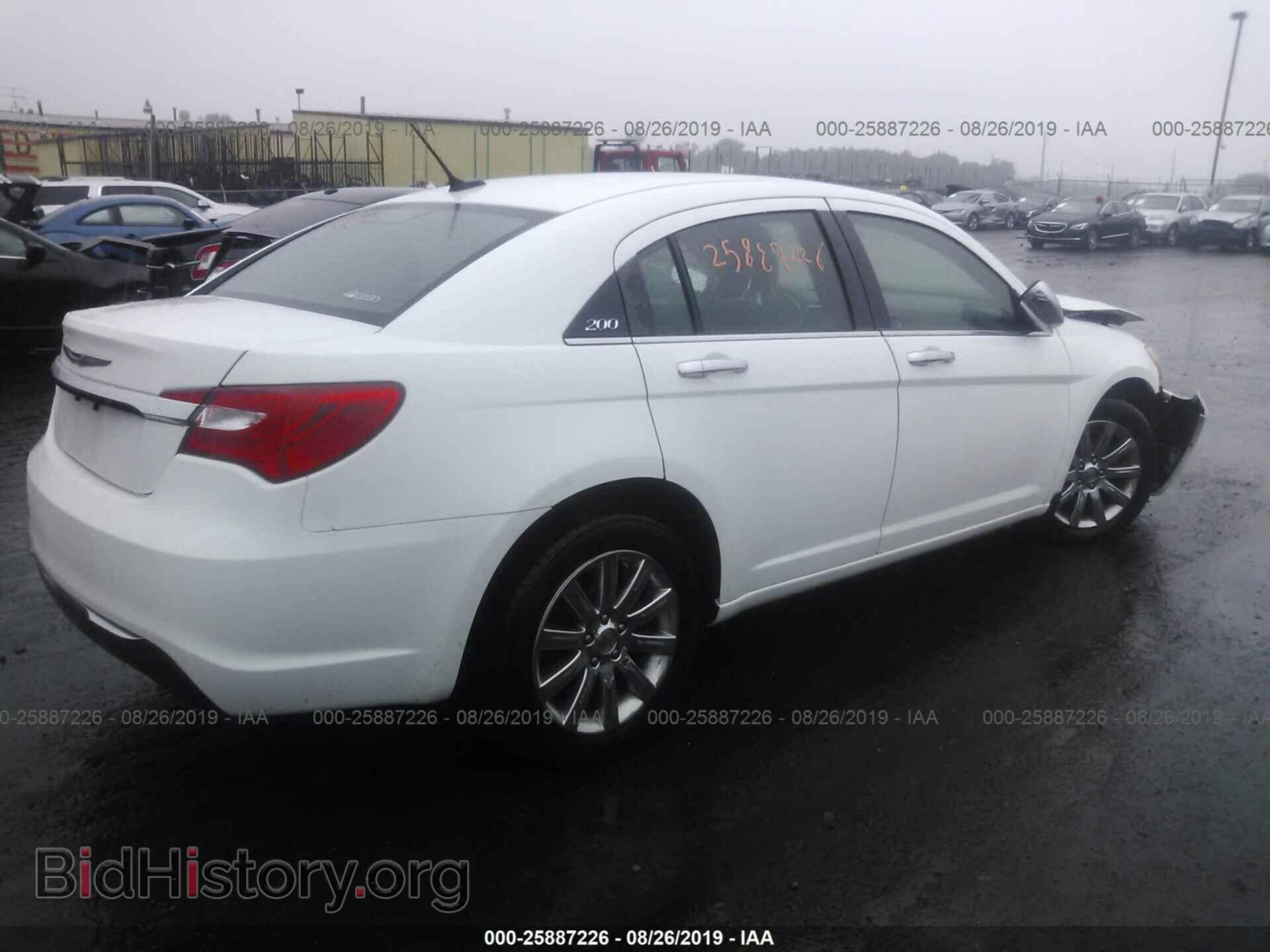 2014 CHRYSLER 200 - VIN: 1C3CCBCG5EN150516 - Photo 4