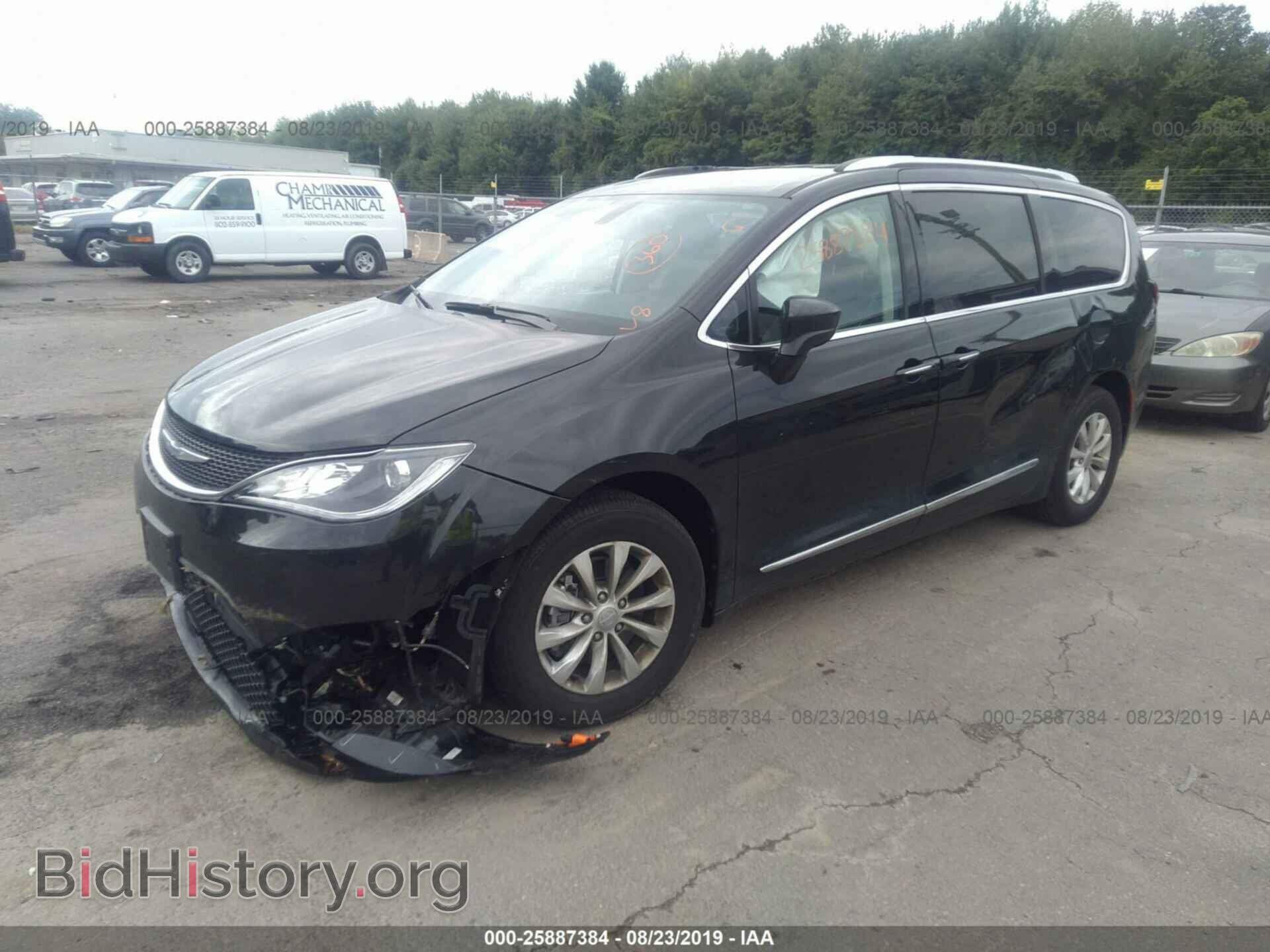 2018 CHRYSLER PACIFICA - VIN: 2C4RC1BG9JR355965 - Фото 2