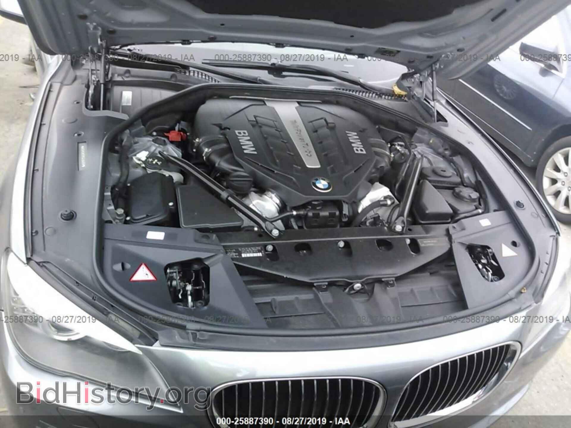 2012 BMW 750 - VIN: WBAKC8C59CC434777 - Фото 10