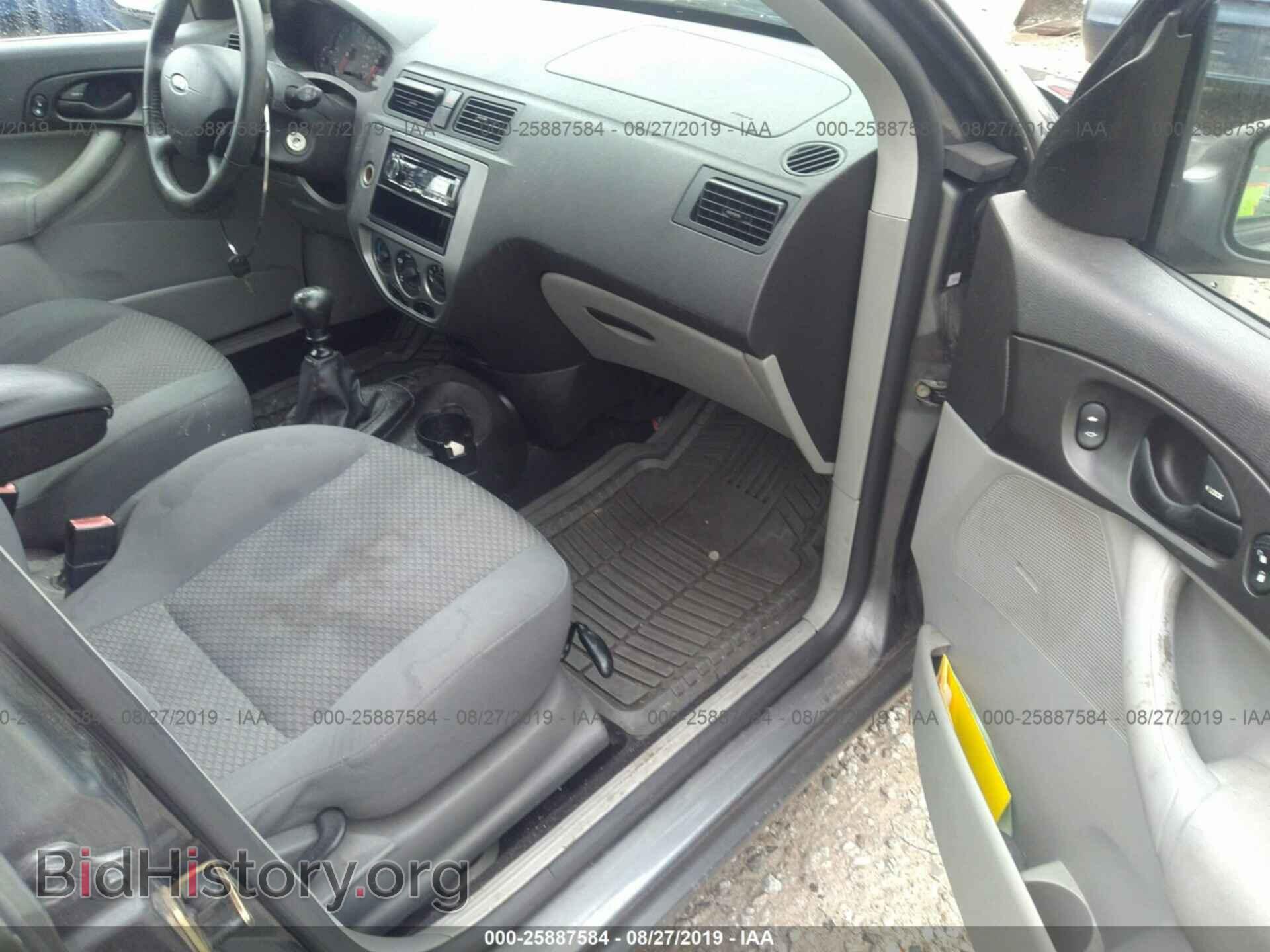2005 FORD FOCUS - VIN: 3FAHP37NX5R140748 - Фото 5