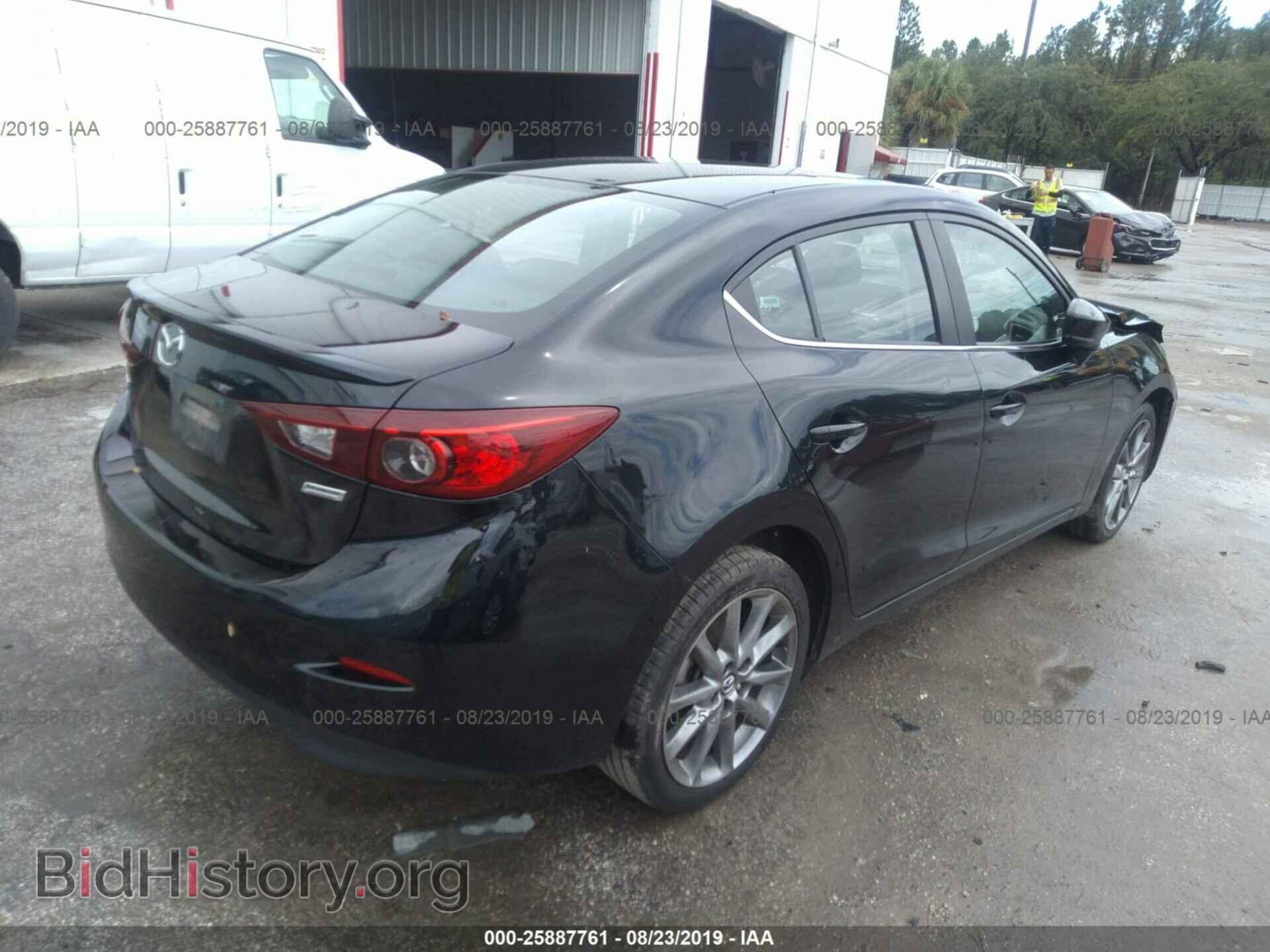 2018 MAZDA 3 - VIN: 3MZBN1V3XJM209292 - Фото 4