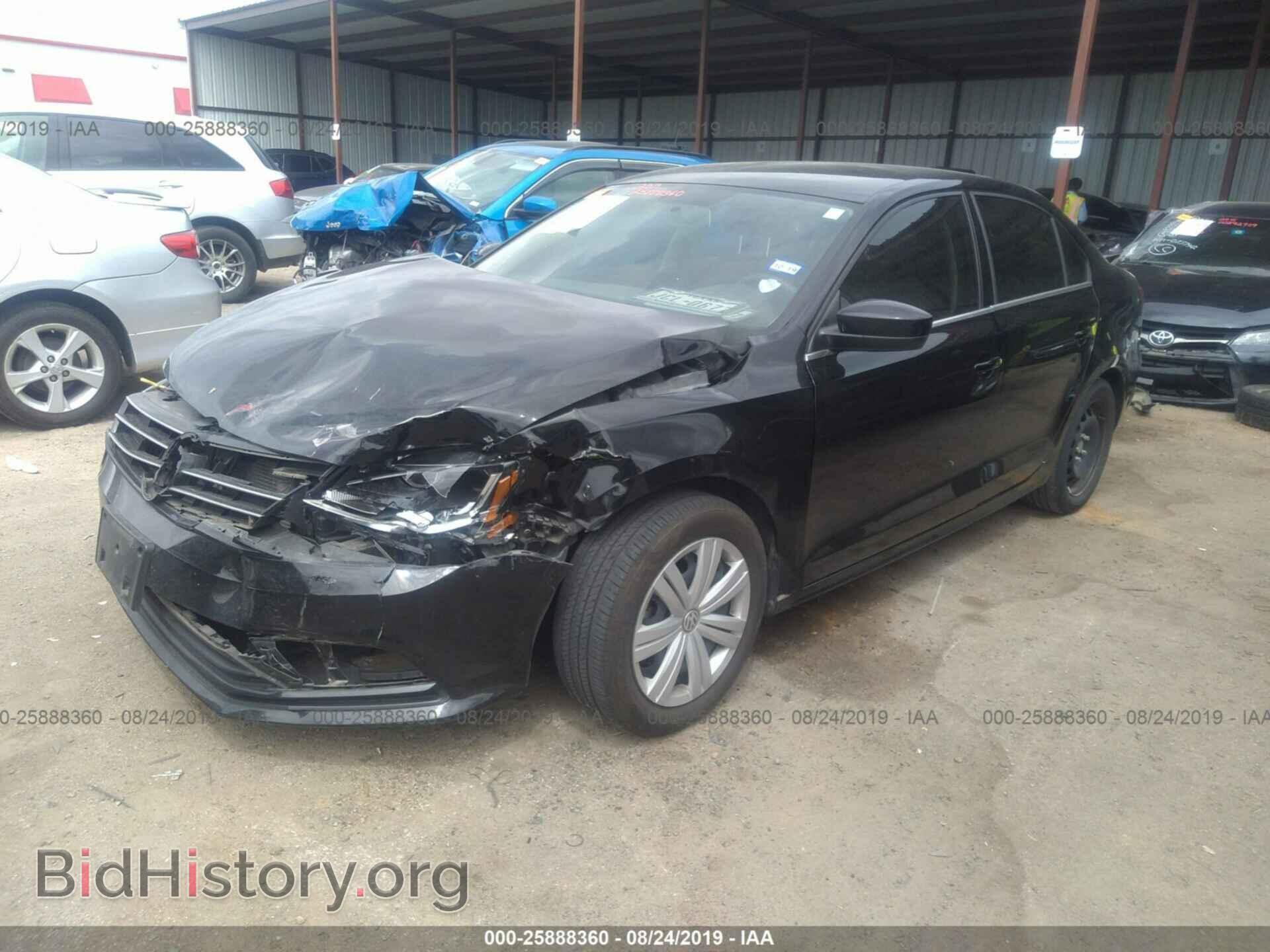 2017 VOLKSWAGEN JETTA - VIN: 3VW2B7AJXHM230539 - Photo 2