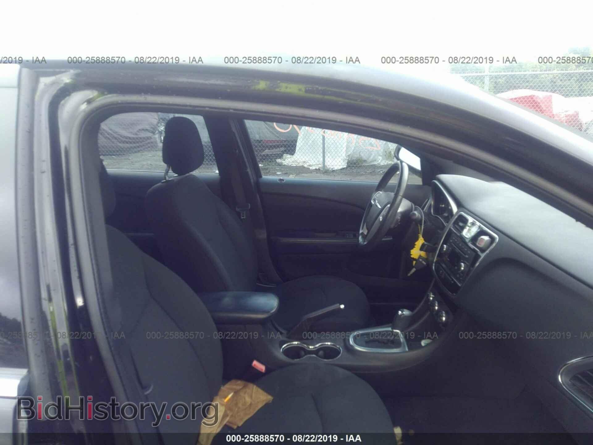 2011 CHRYSLER 200 - VIN: 1C3BC1FB6BN592979 - Фото 5