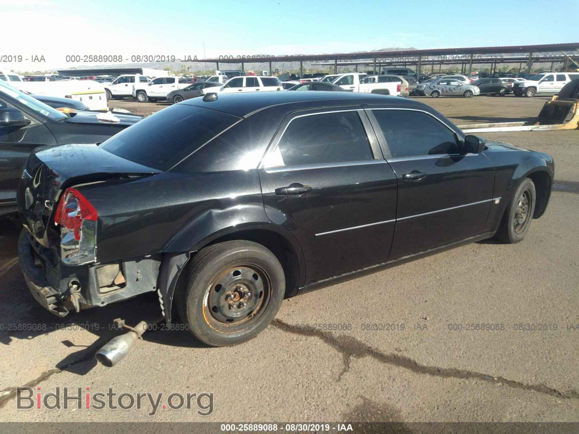 2006 CHRYSLER 300C - VIN: 2C3LA63H56H205398 - Фото 4