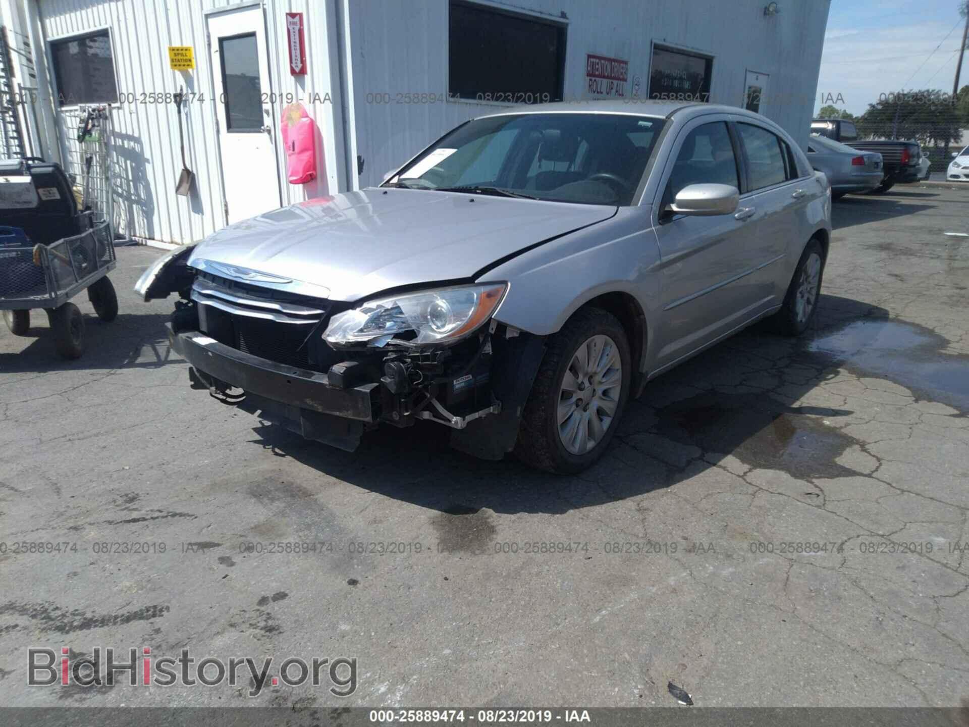 2011 CHRYSLER 200 - VIN: 1C3BC4FG9BN553817 - Photo 2