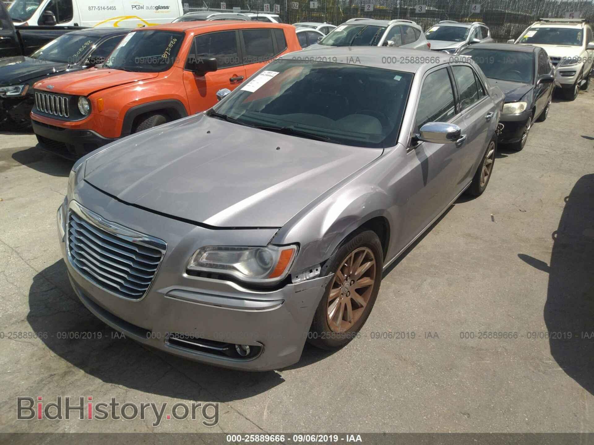 2014 CHRYSLER 300C - VIN: 2C3CCAEG9EH372928 - Фото 2