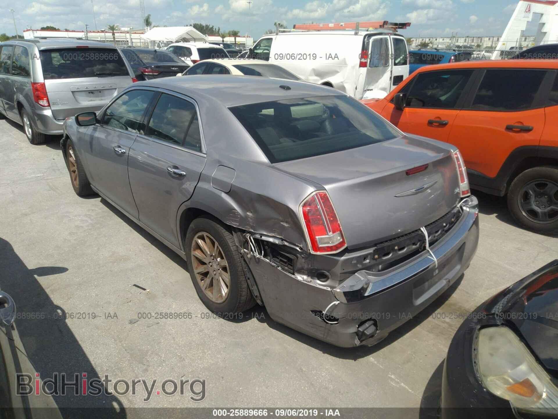 2014 CHRYSLER 300C - VIN: 2C3CCAEG9EH372928 - Фото 3