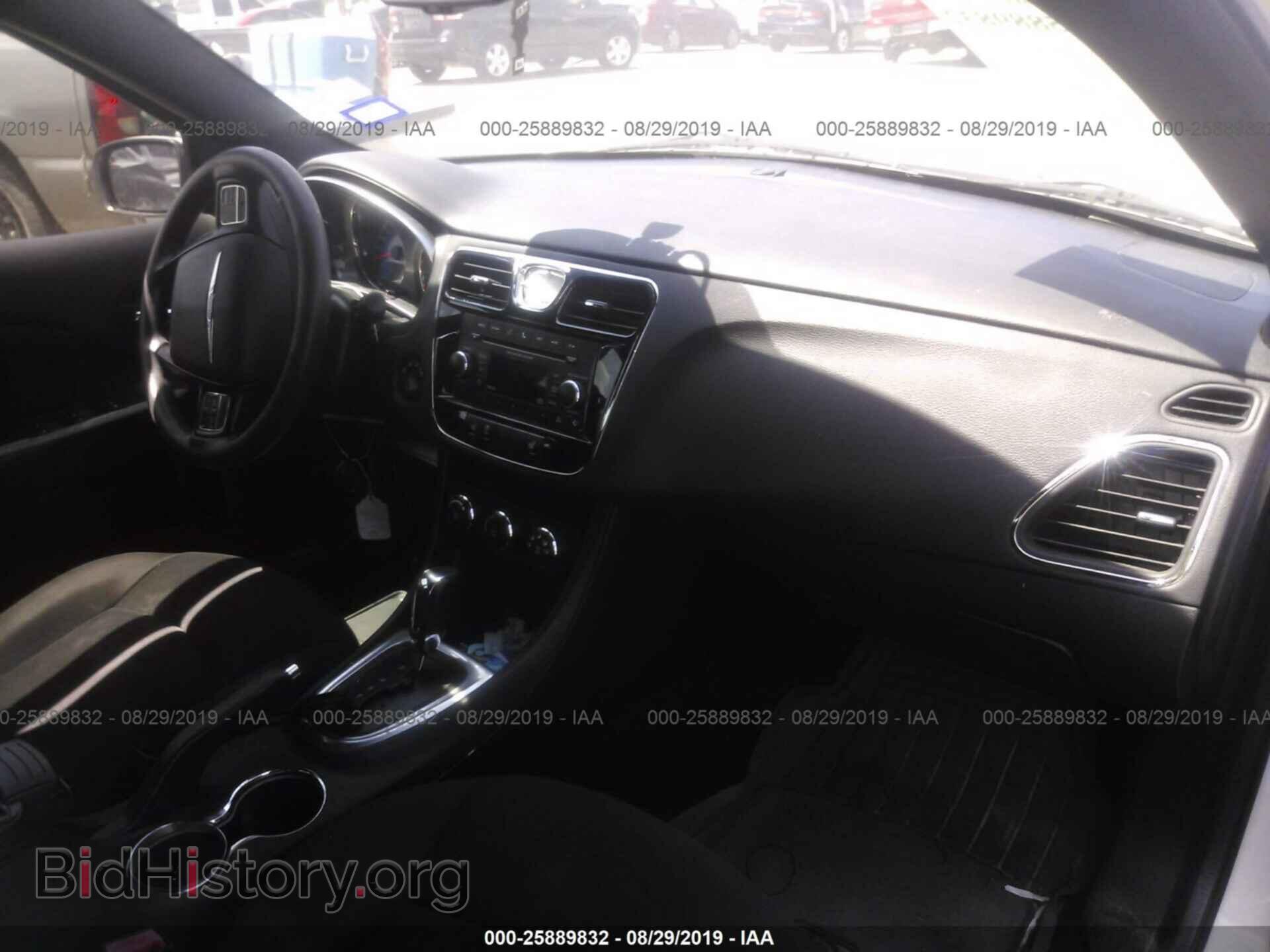 2012 CHRYSLER 200 - VIN: 1C3CCBAG2CN155267 - Фото 5