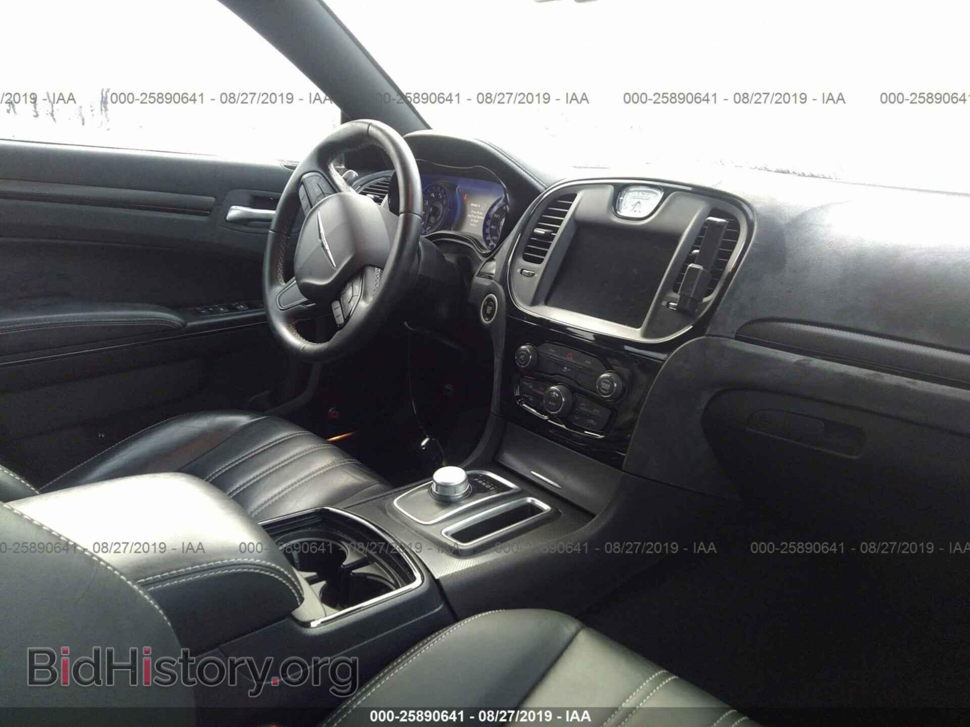 2016 CHRYSLER 300 - VIN: 2C3CCABG0GH352302 - Фото 5