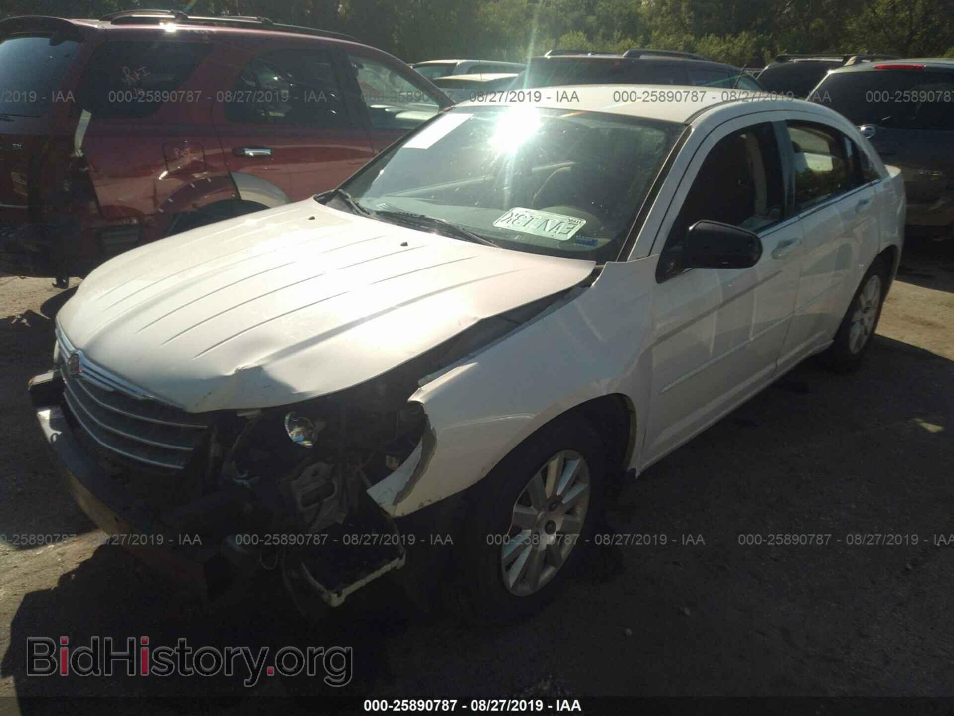 2009 CHRYSLER SEBRING - VIN: 1C3LC46B99N558048 - Фото 2