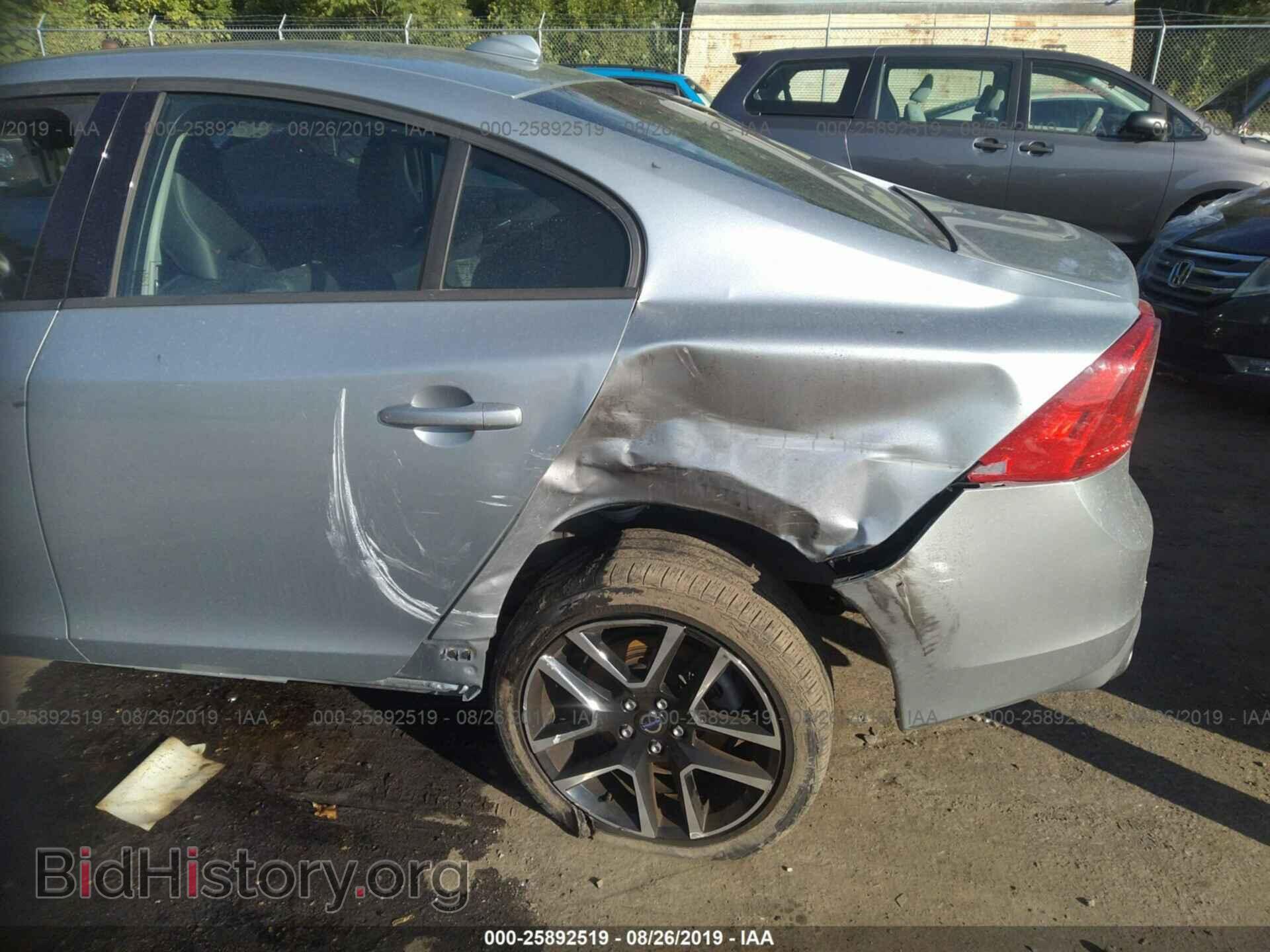 2017 VOLVO S60 - VIN: YV126MFL2H2420885 - Фото 6