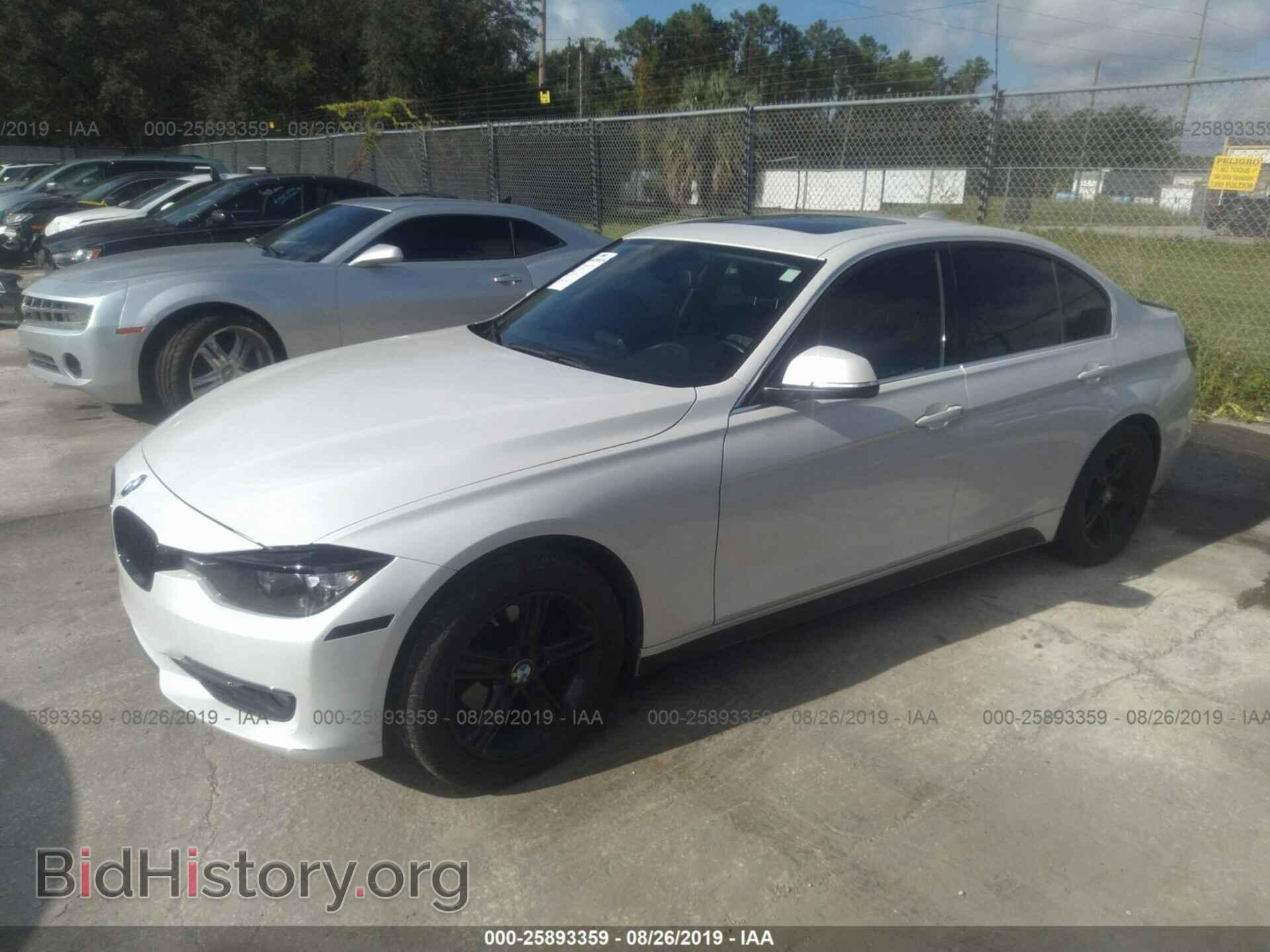 2013 BMW 328 - VIN: WBA3A5C58DJ462849 - Фото 2