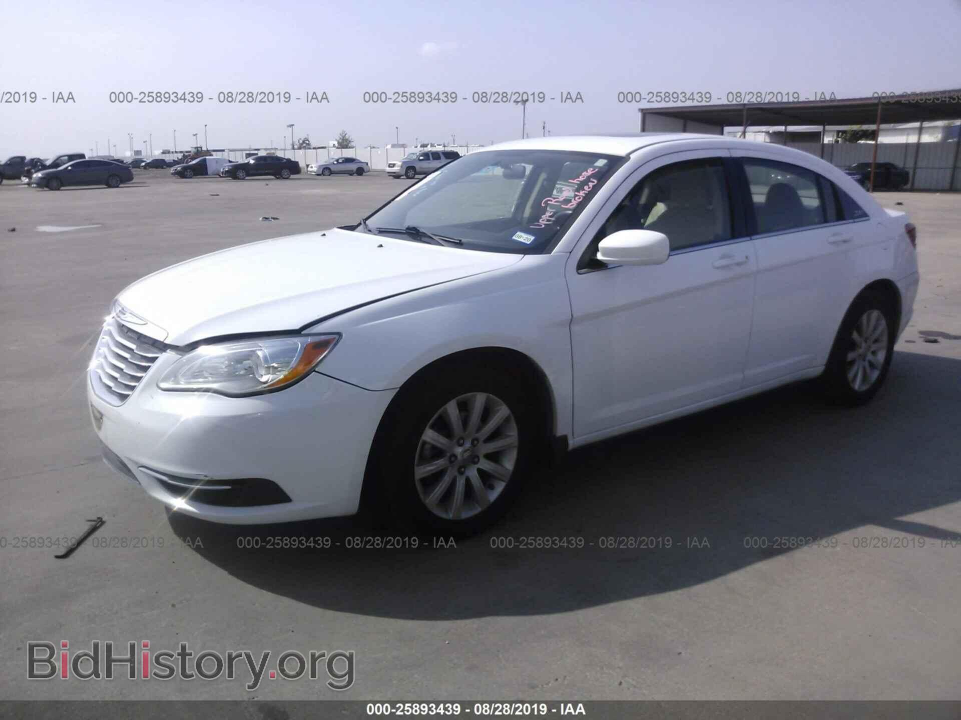 2013 CHRYSLER 200 - VIN: 1C3CCBBB2DN592657 - Photo 2