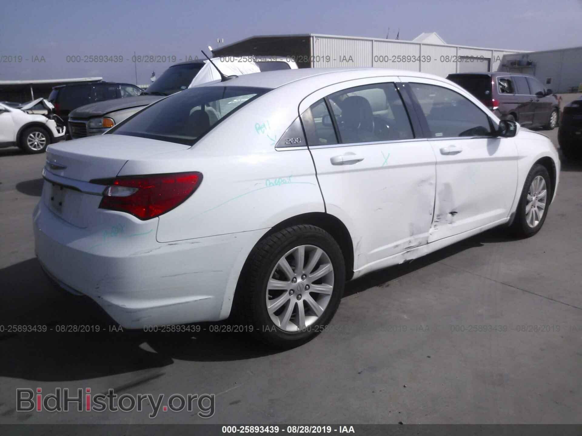 2013 CHRYSLER 200 - VIN: 1C3CCBBB2DN592657 - Photo 4