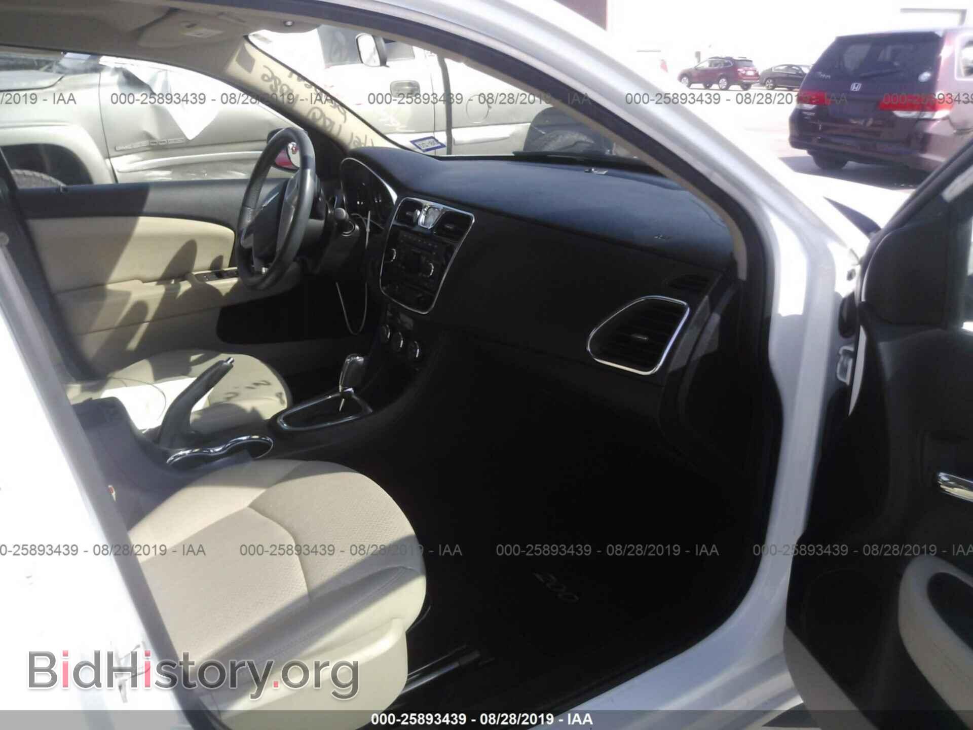 2013 CHRYSLER 200 - VIN: 1C3CCBBB2DN592657 - Photo 5