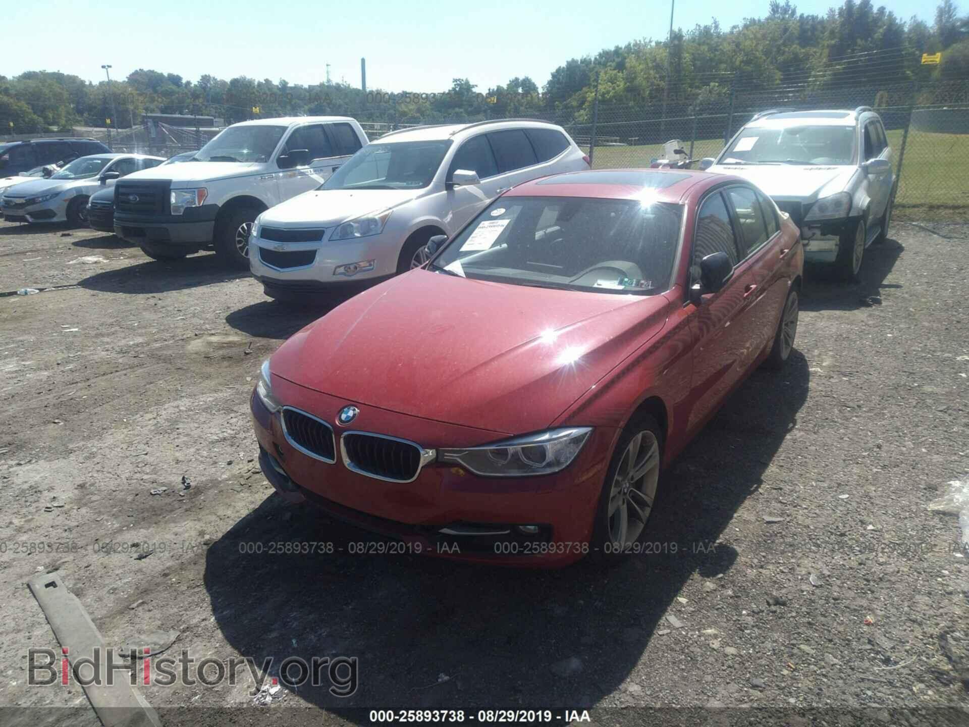 2013 BMW 335 - VIN: WBA3B9C54DF140958 - Фото 2