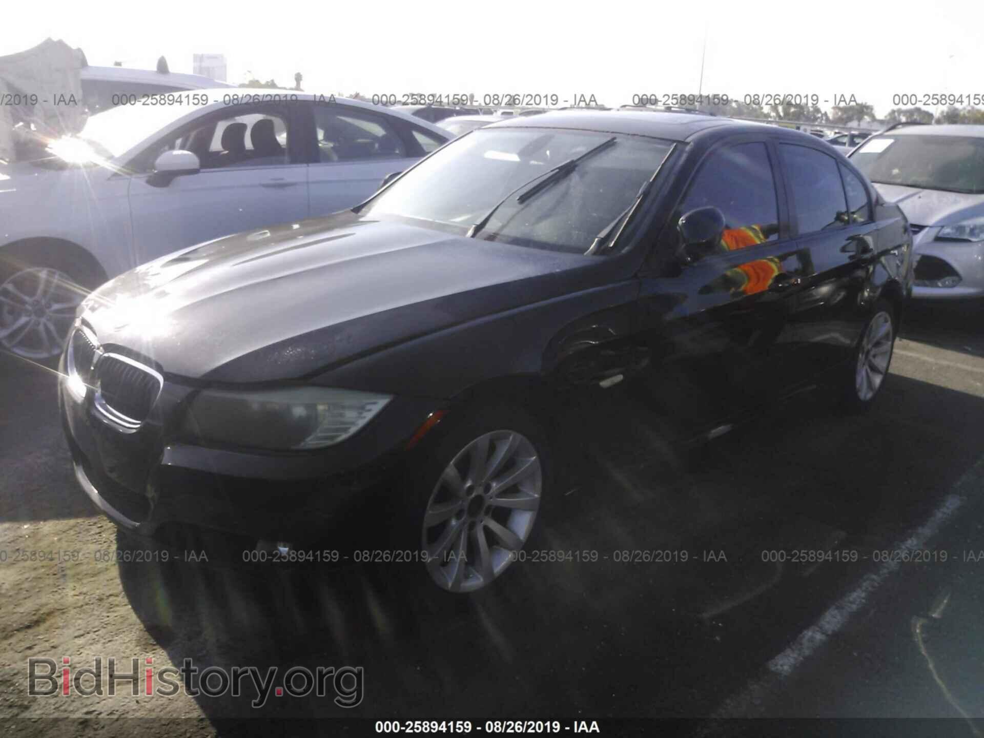 2011 BMW 328 - VIN: WBAPH5G54BNM80102 - Photo 2